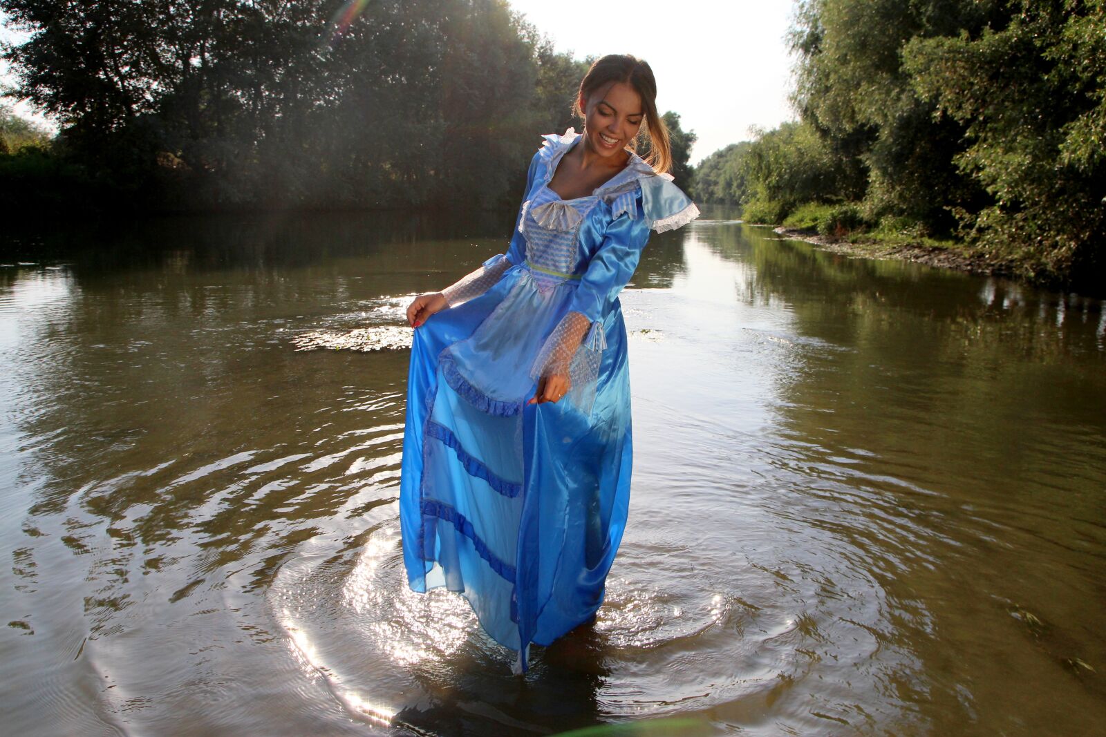Canon EOS 700D (EOS Rebel T5i / EOS Kiss X7i) sample photo. Girl, princess, lake photography