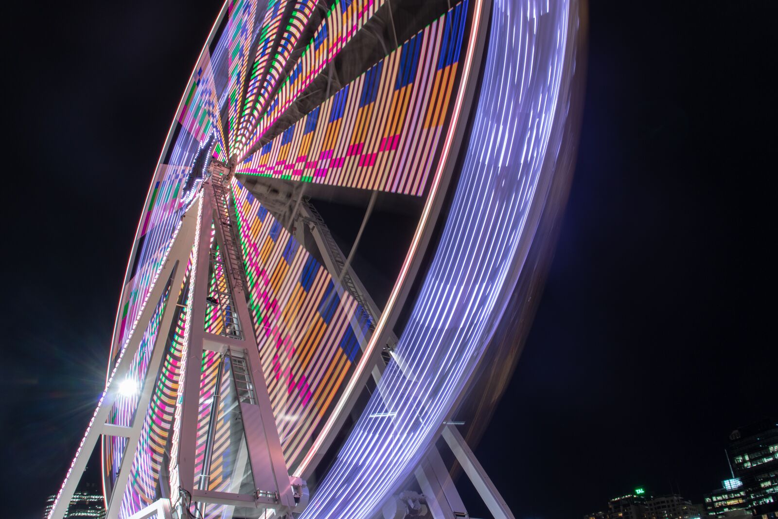 Canon EOS 200D (EOS Rebel SL2 / EOS Kiss X9) sample photo. Ferris, wheel, night photography