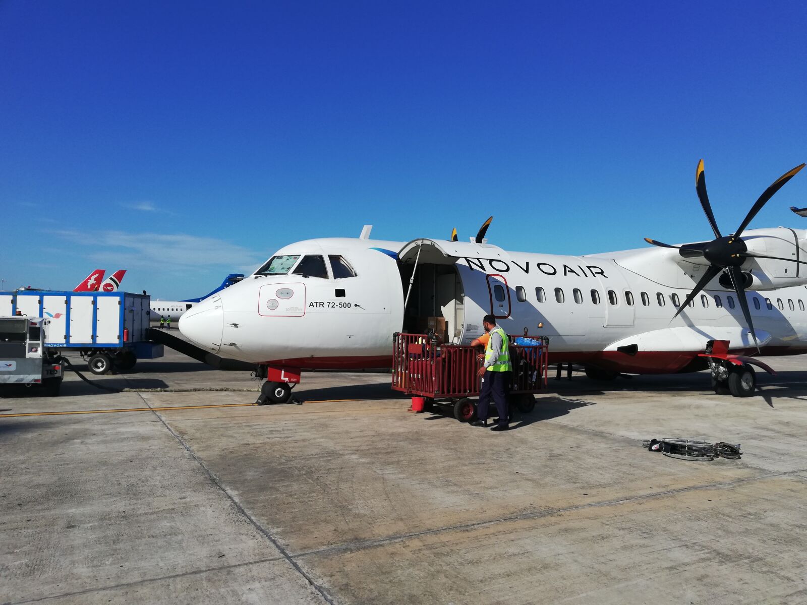 HUAWEI P20 lite sample photo. Novo air, aeroplane, journey photography