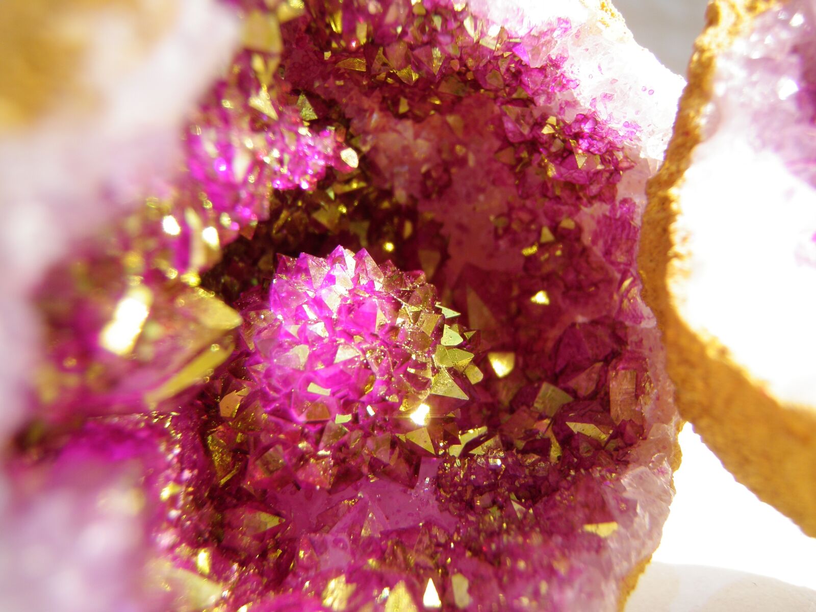 Olympus u1050SW,S1050SW sample photo. Crystal, amethyst, gem photography