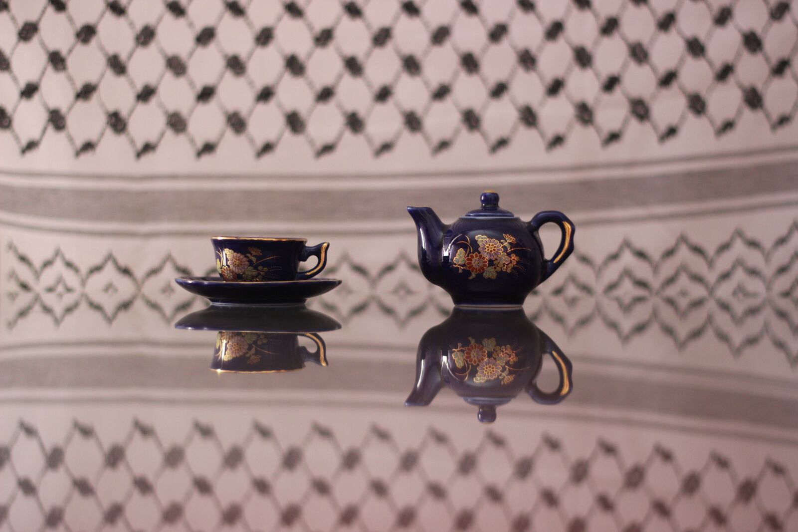 Canon EOS 600D (Rebel EOS T3i / EOS Kiss X5) + Canon EF 50mm F1.8 II sample photo. Decoration, luxury, style photography