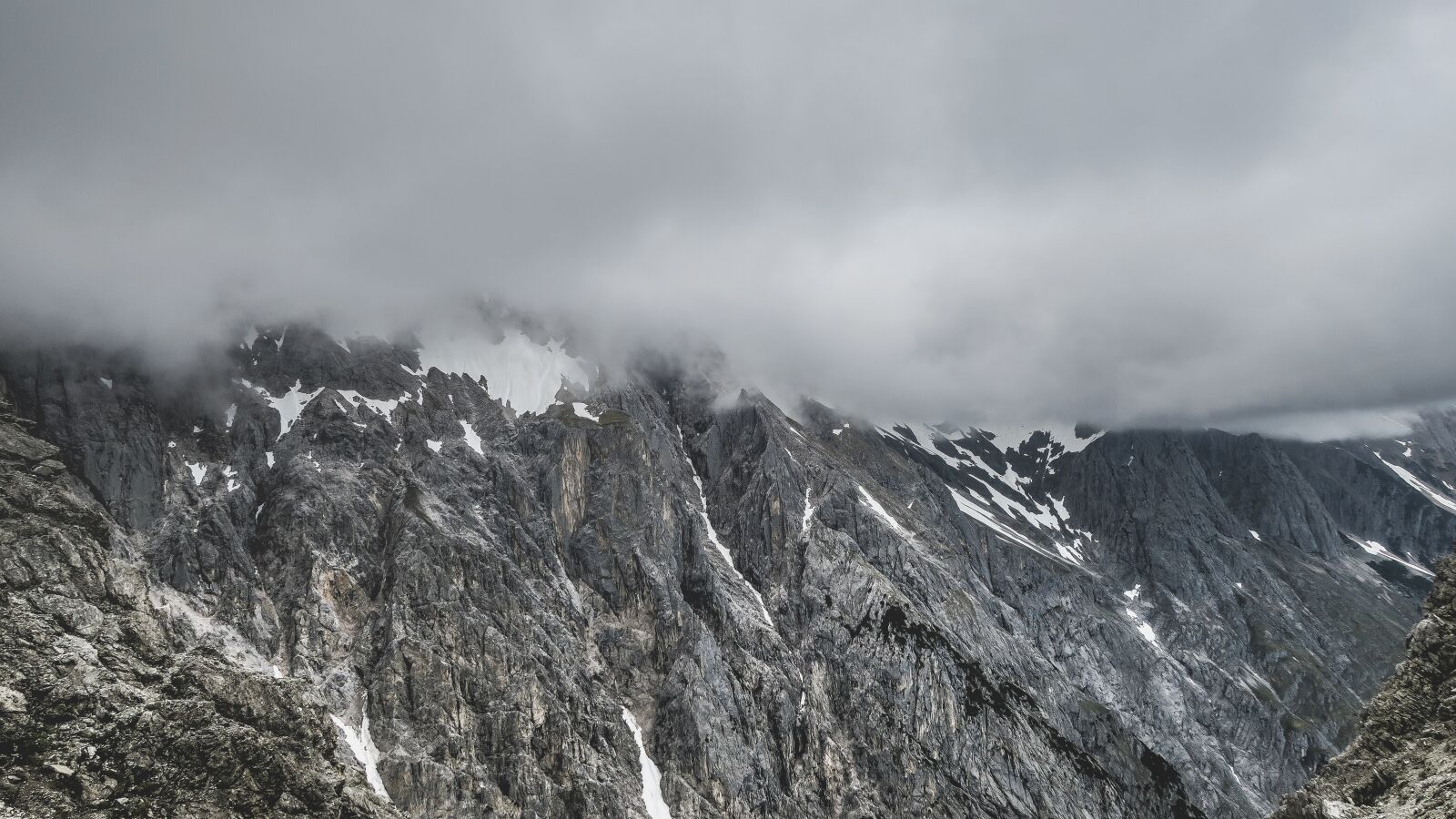 Canon PowerShot G7 X sample photo. Cold, fog, mountain photography