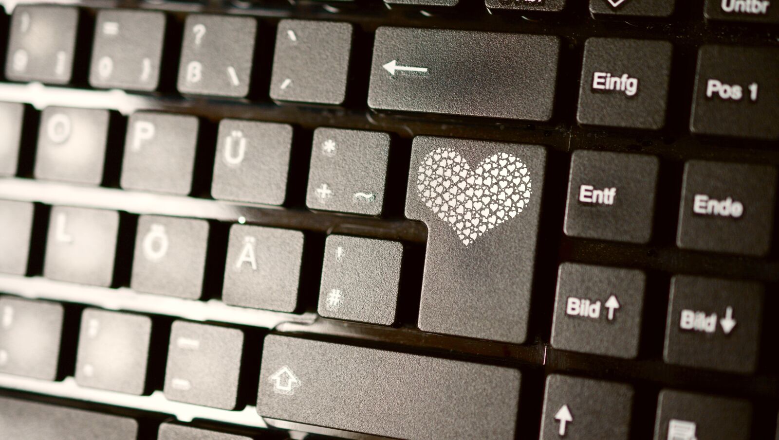 Nikon D5200 sample photo. Keyboard, computer, heart photography