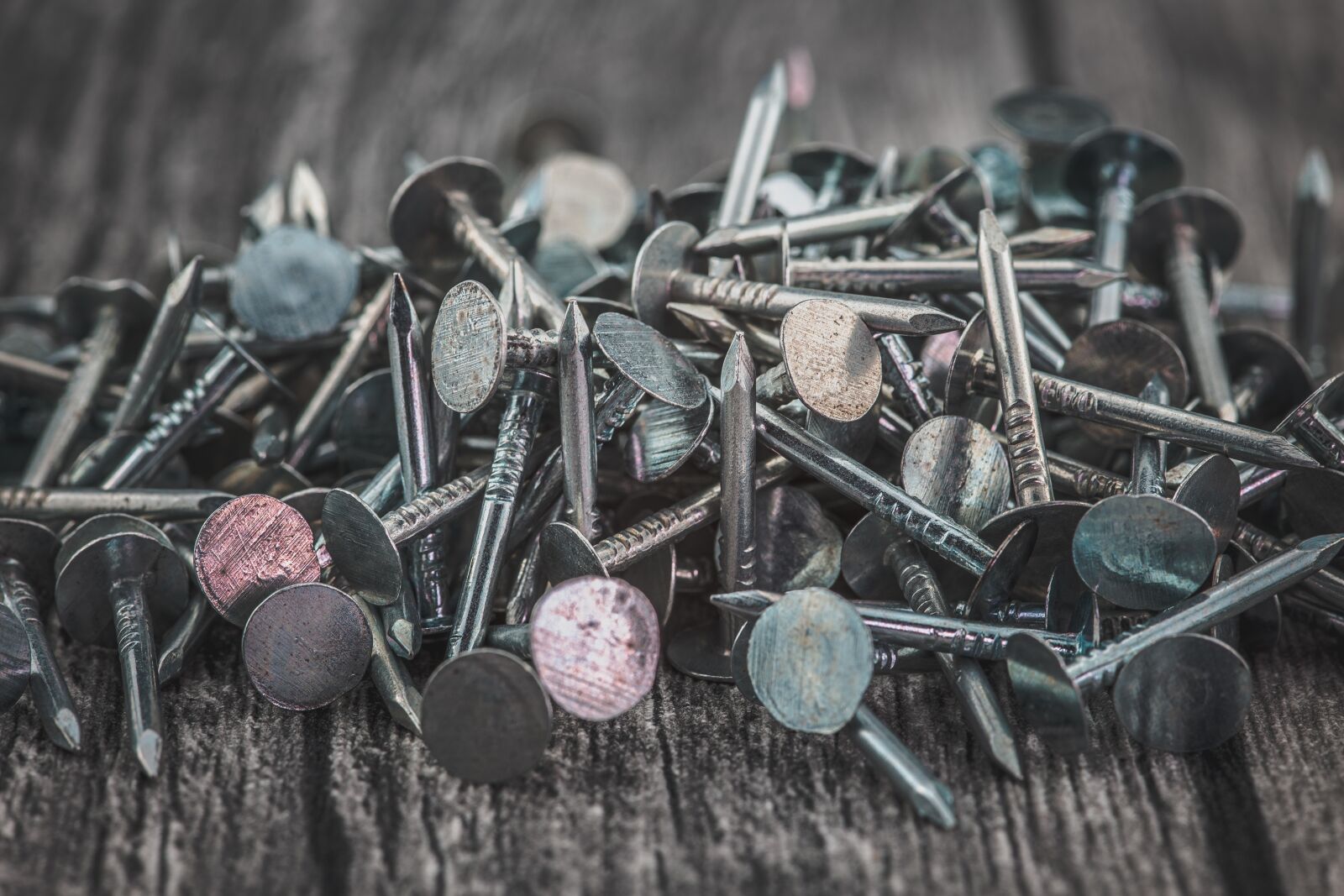 Canon EOS 6D sample photo. Roofing nails, nail, colorful photography