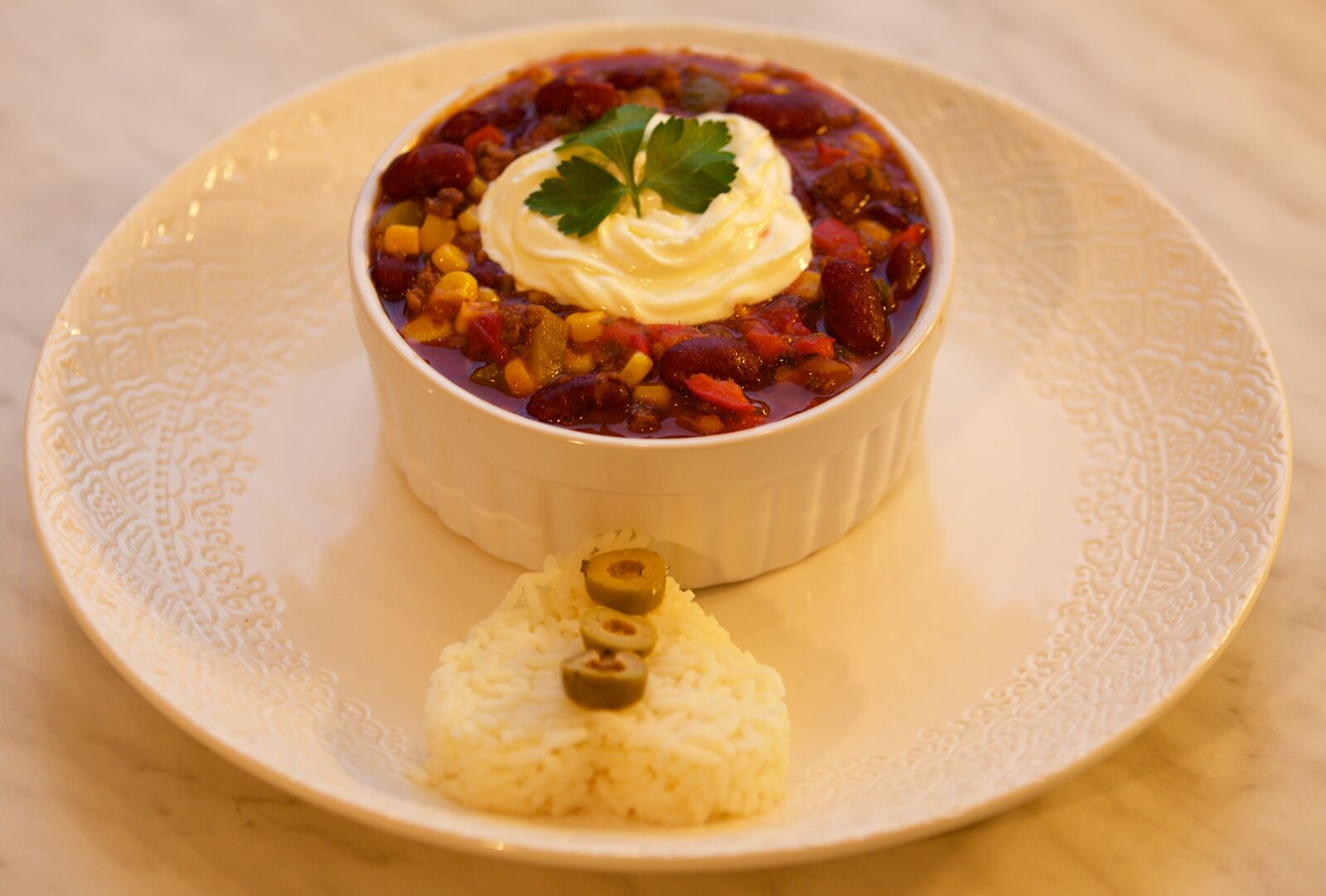 Canon EOS 5D Mark III sample photo. Tjena kitchen, chili con photography