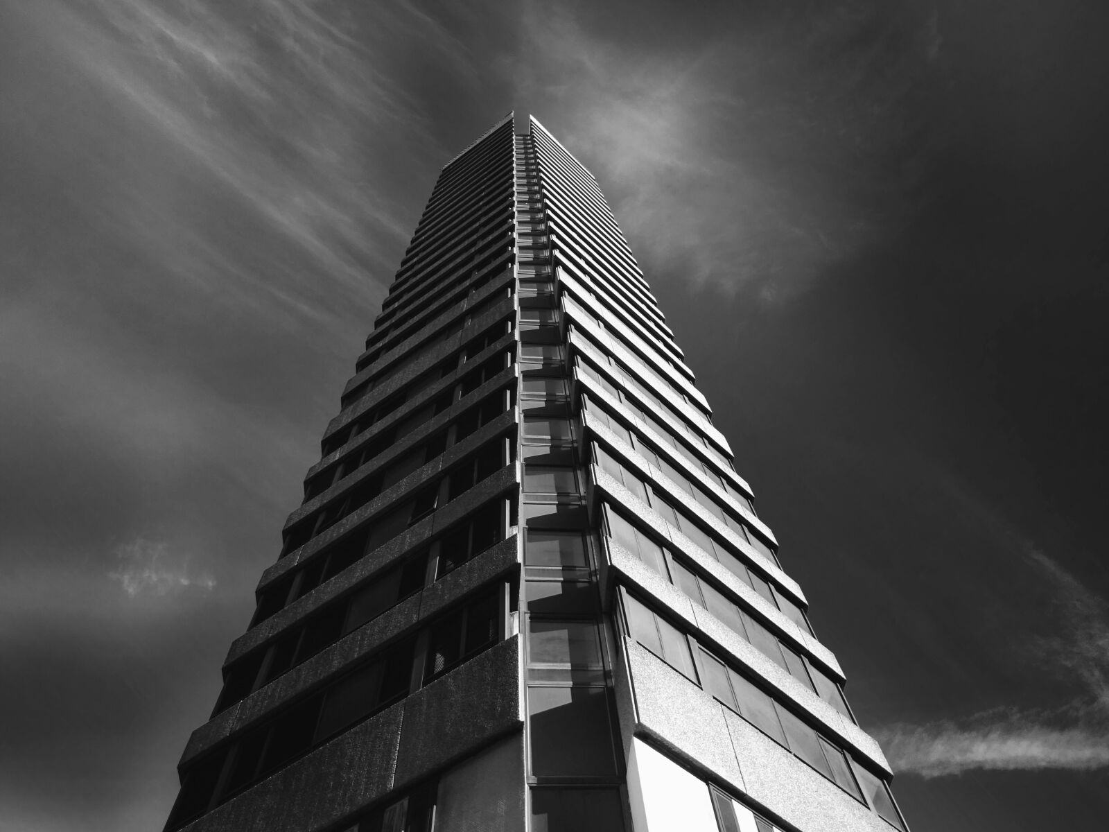 Sony DSC-HX60 sample photo. Building, facade, window, architecture photography
