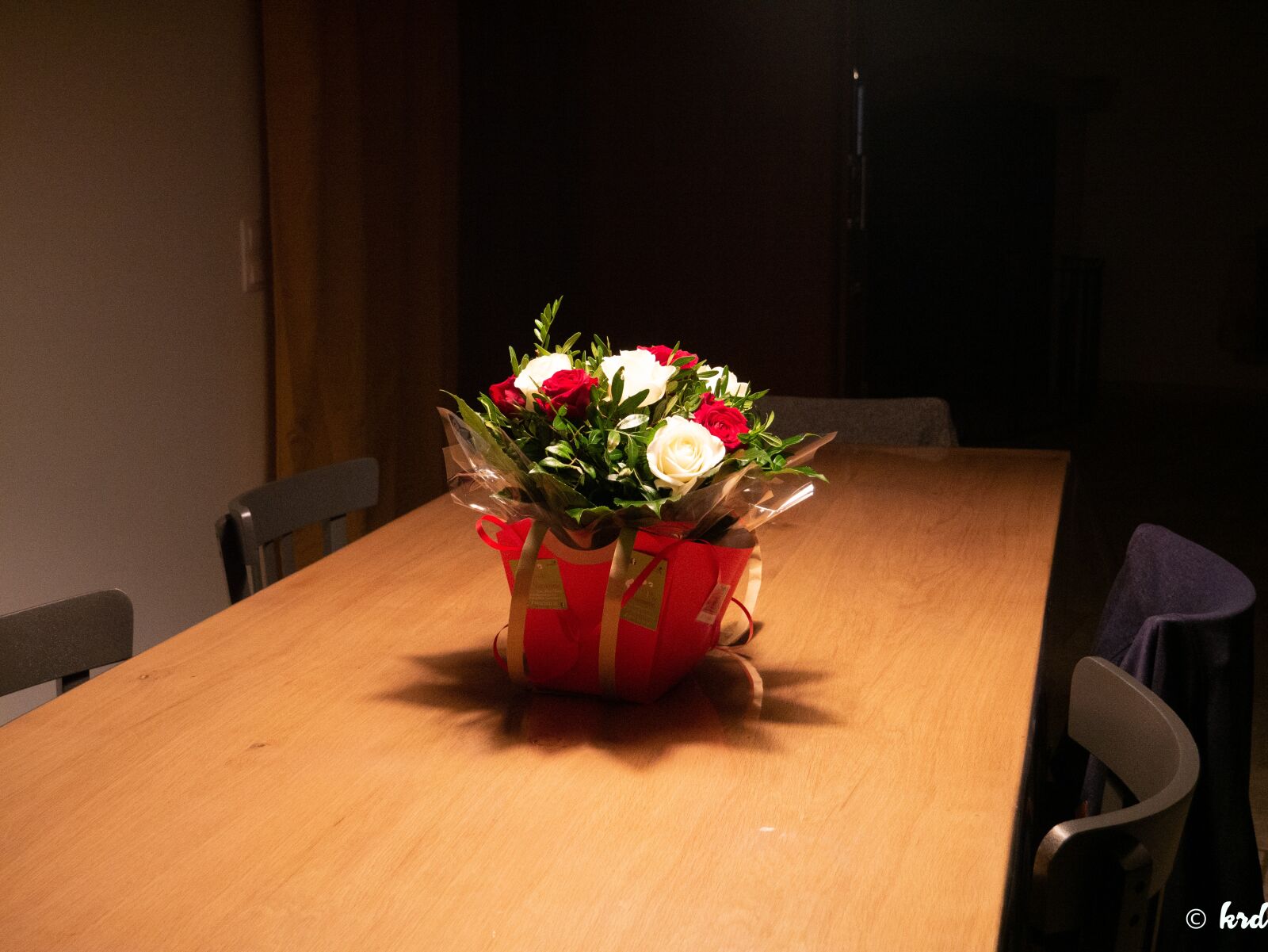 Panasonic Lumix DMC-G85 (Lumix DMC-G80) + LUMIX G VARIO 12-60/F3.5-5.6 sample photo. Table, bouquet, flowers photography