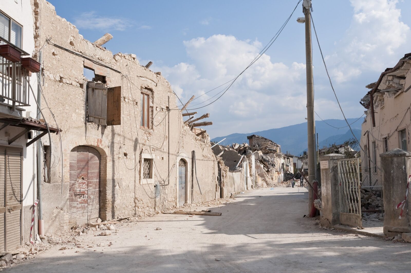 Nikon D300 sample photo. Earthquake, rubble, collapse photography