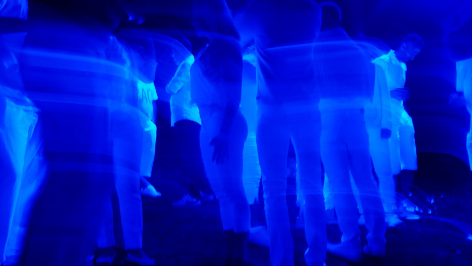 Fujifilm X-M1 sample photo. Blue, light, dance, light photography