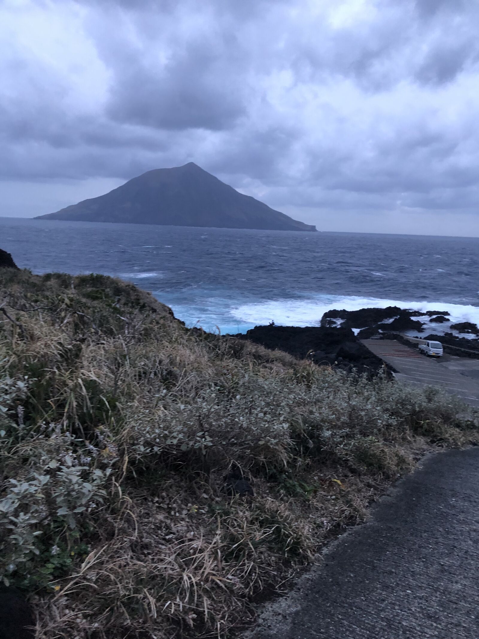 iPhone X back dual camera 4mm f/1.8 sample photo. Nazumado, hachijo, photo2 photography