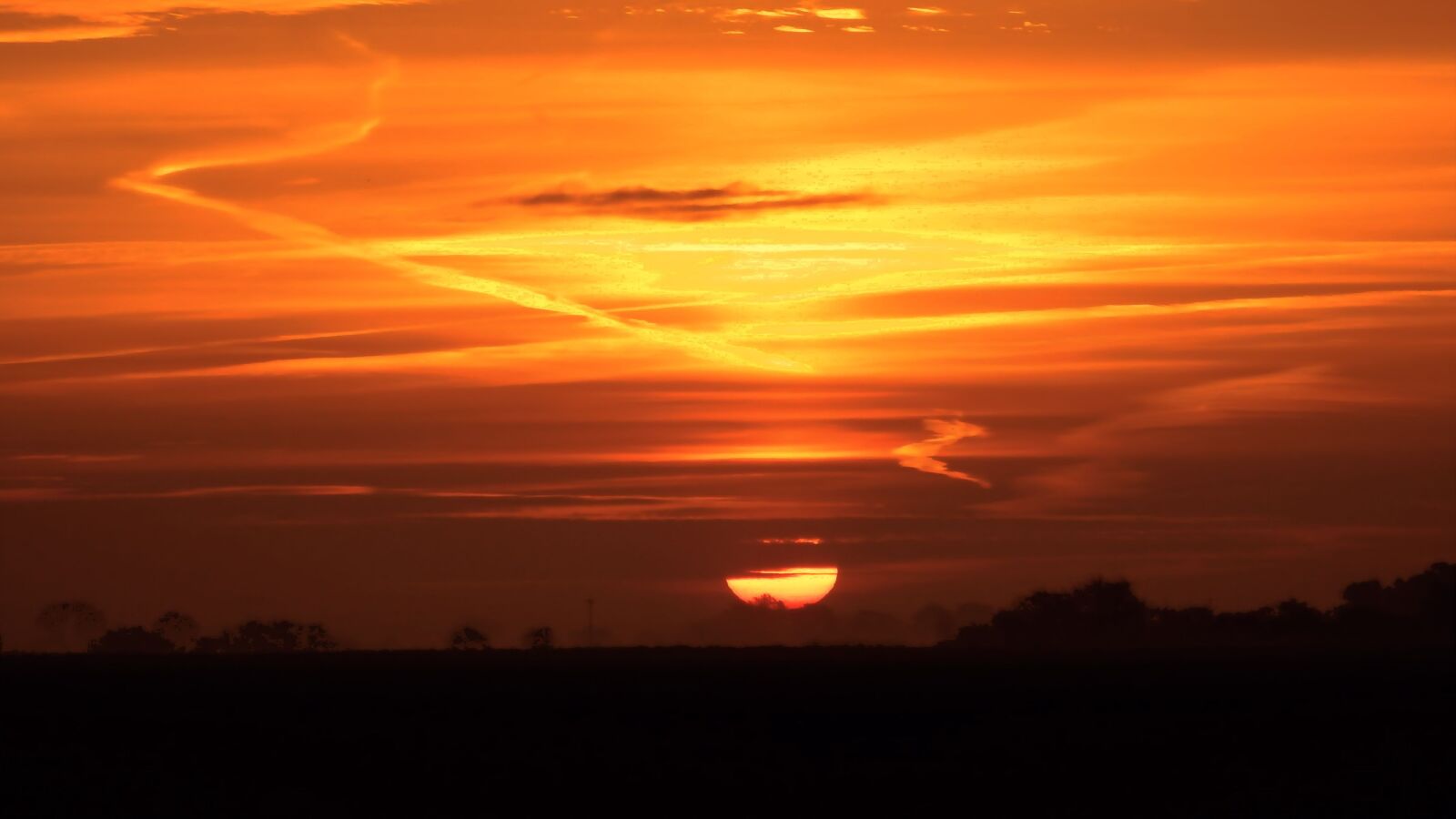 Fujifilm FinePix SL1000 sample photo. Sunrise, morgenrot, skies photography