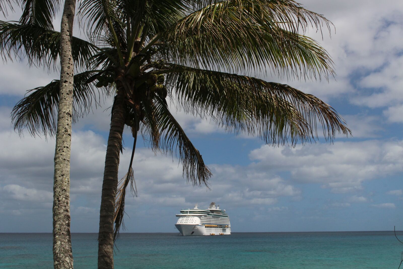Canon EOS 100D (EOS Rebel SL1 / EOS Kiss X7) sample photo. South sea, pacific, cruise photography