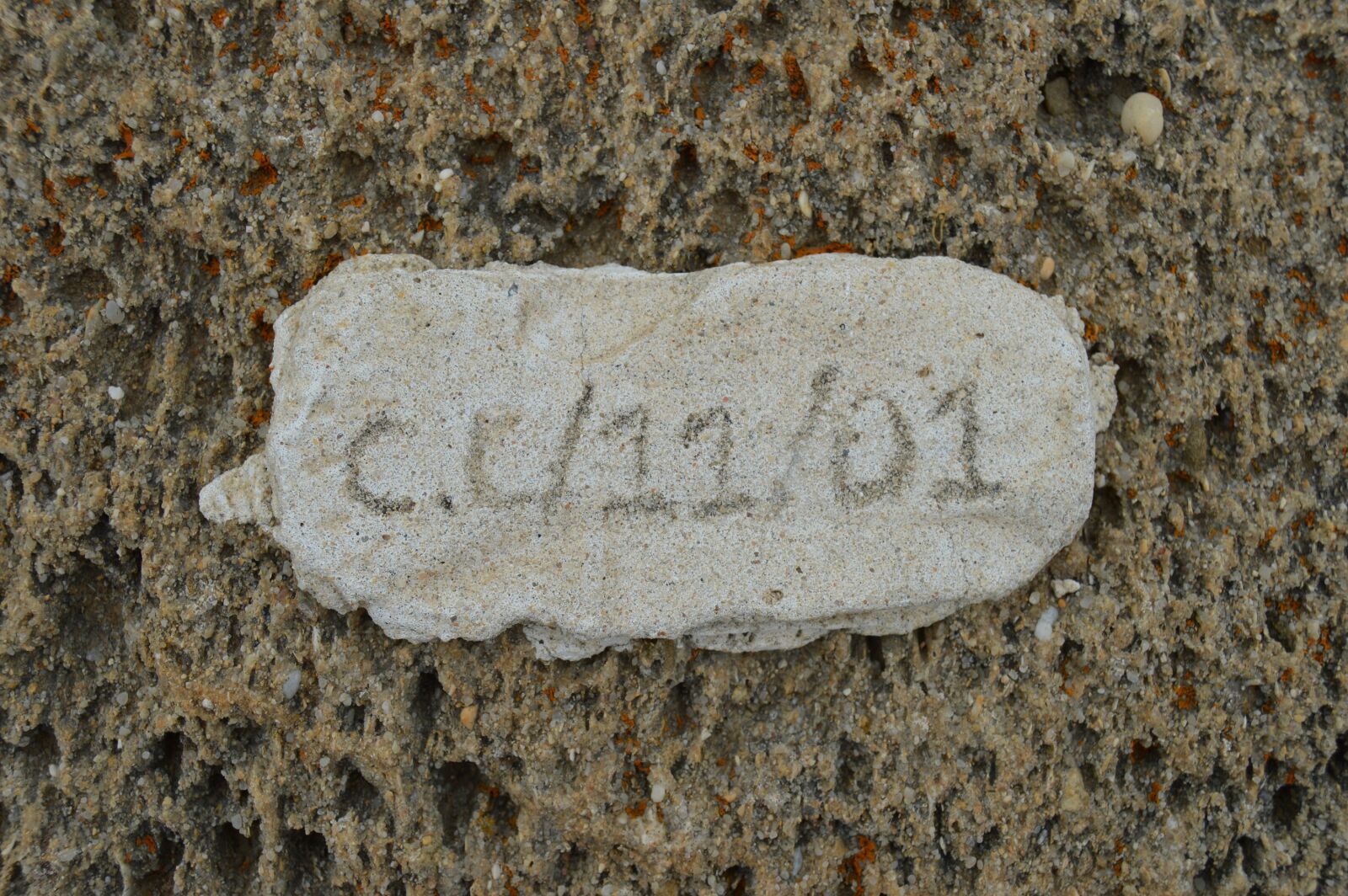 Nikon D3200 sample photo. Details, signature, stone photography