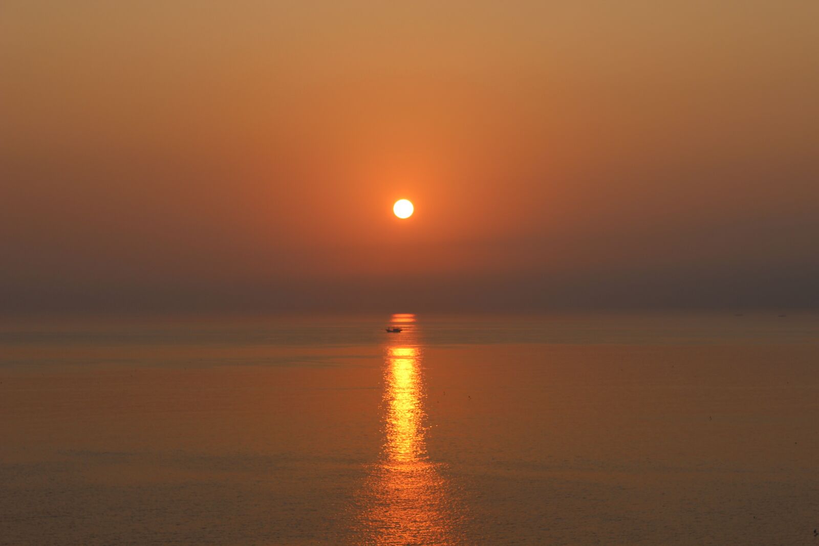 Canon EOS 600D (Rebel EOS T3i / EOS Kiss X5) sample photo. North sea, sunset, rounds photography
