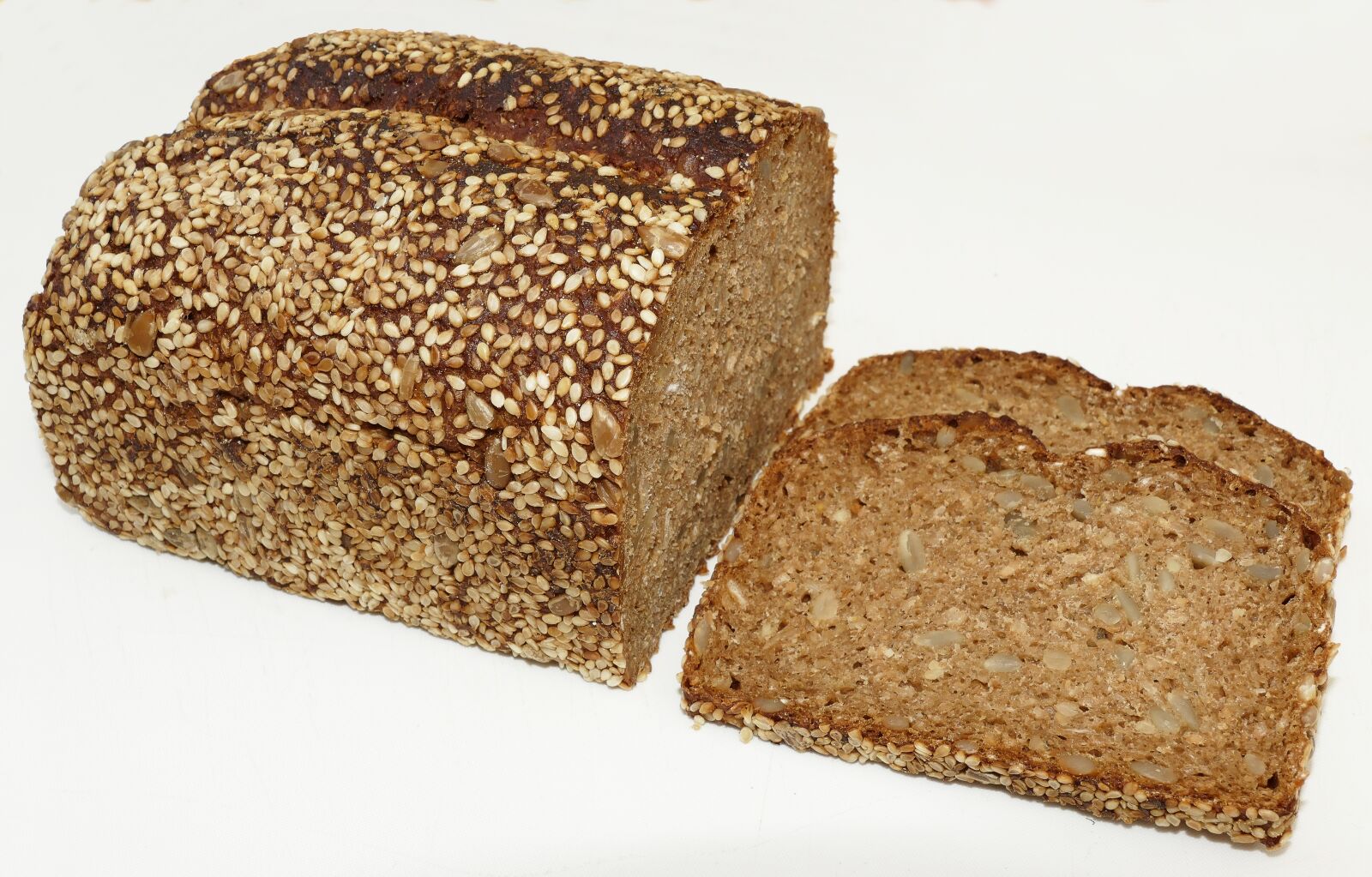 Panasonic Lumix DMC-FZ1000 sample photo. Bread, whole wheat bread photography