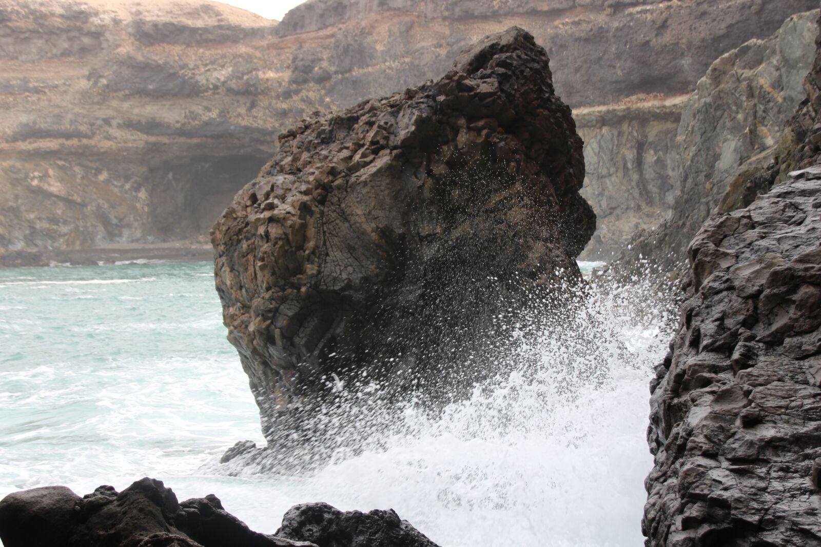 Canon EOS 700D (EOS Rebel T5i / EOS Kiss X7i) sample photo. Fuerteventura, coast, sea photography