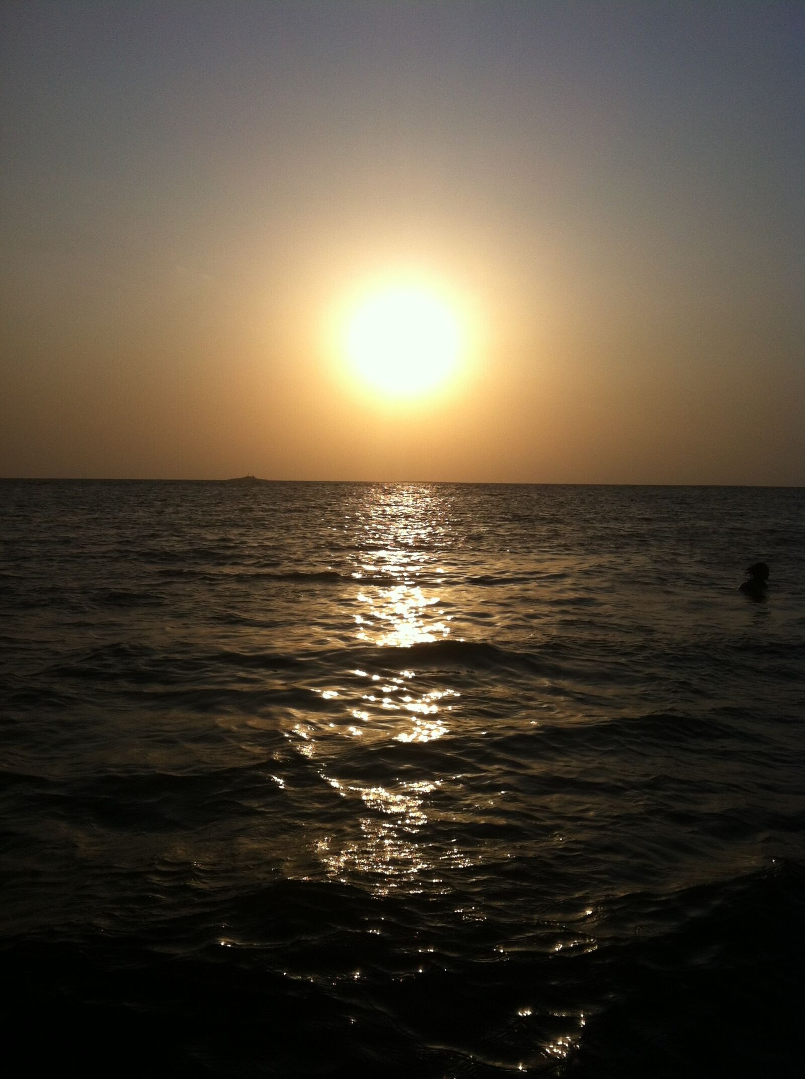 iPhone 4 back camera 3.85mm f/2.8 sample photo. Nature, sunset, beach, iphone photography