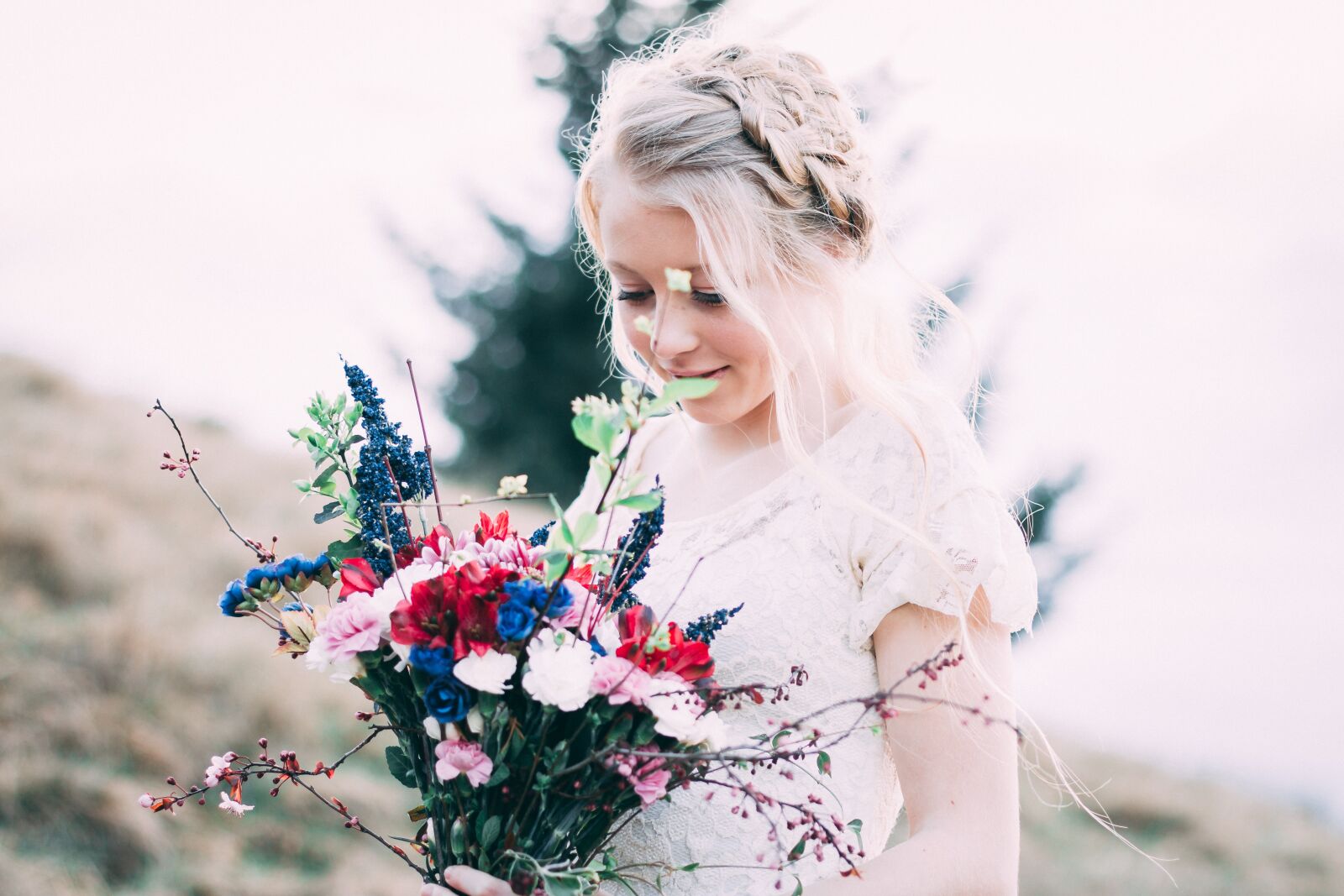 Canon EOS 70D + Canon EF 50mm F1.4 USM sample photo. Beautiful, flower, bride photography