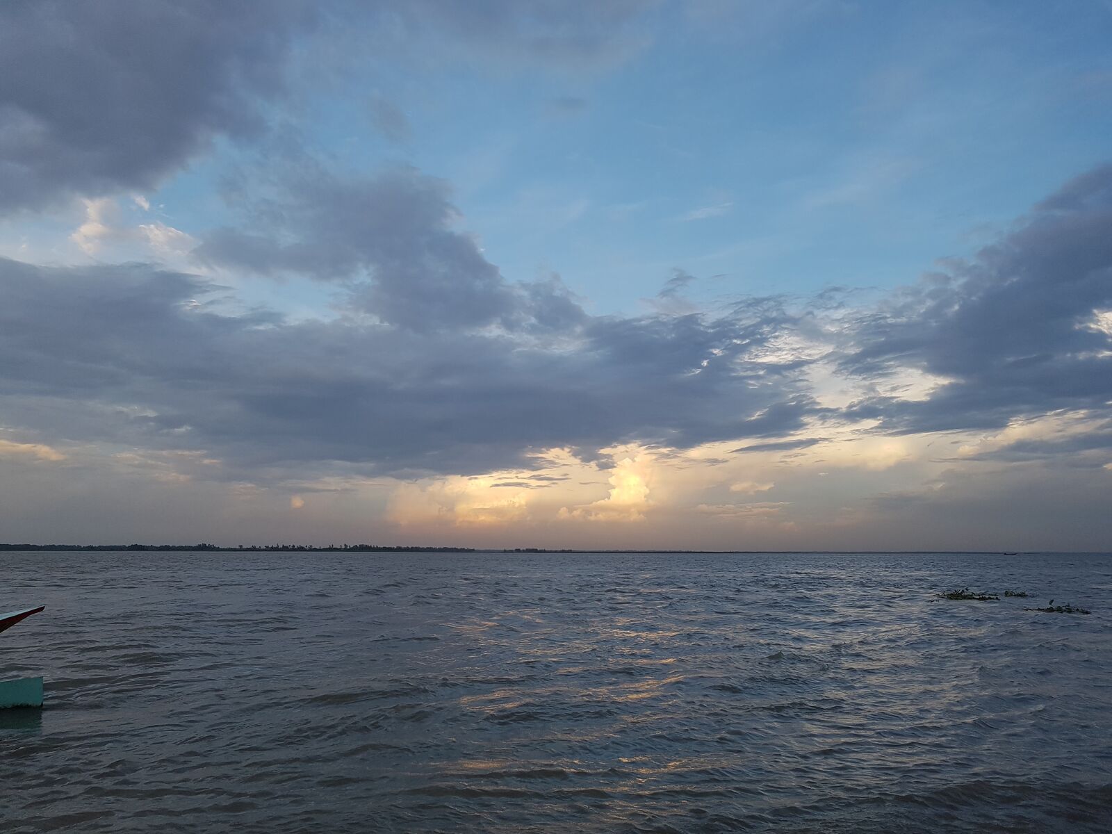 Samsung Galaxy S7 Edge sample photo. River, sky, boat photography