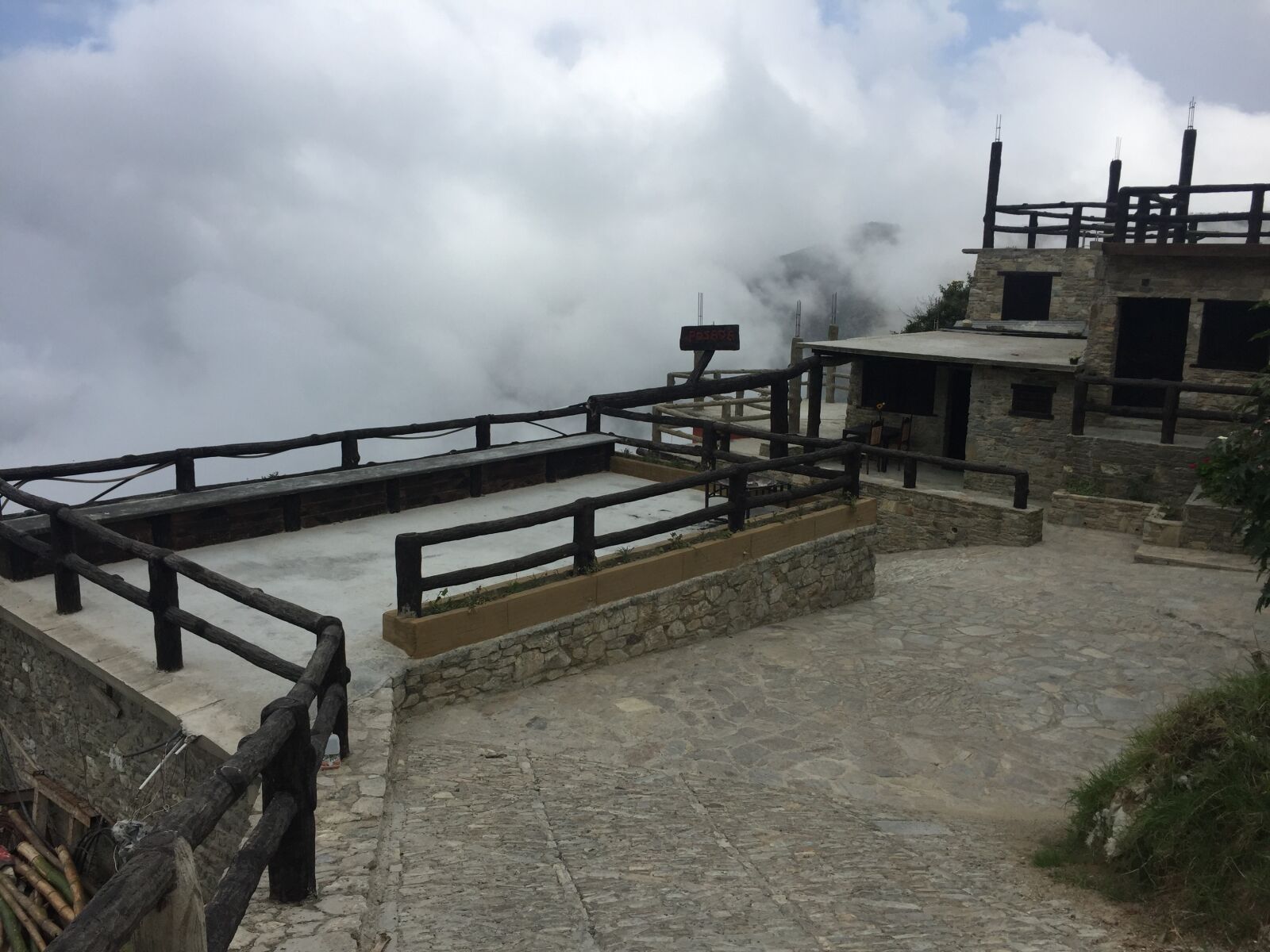 iPhone 6 back camera 4.15mm f/2.2 sample photo. Avila, hostal, mountain photography