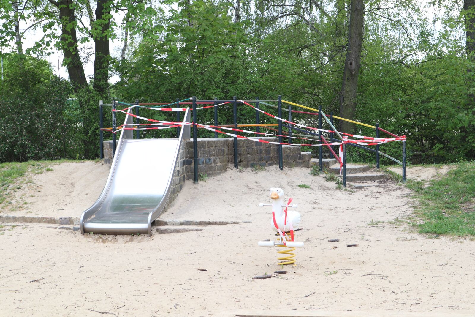 Canon EOS M50 (EOS Kiss M) sample photo. Playground, game device, leisure photography