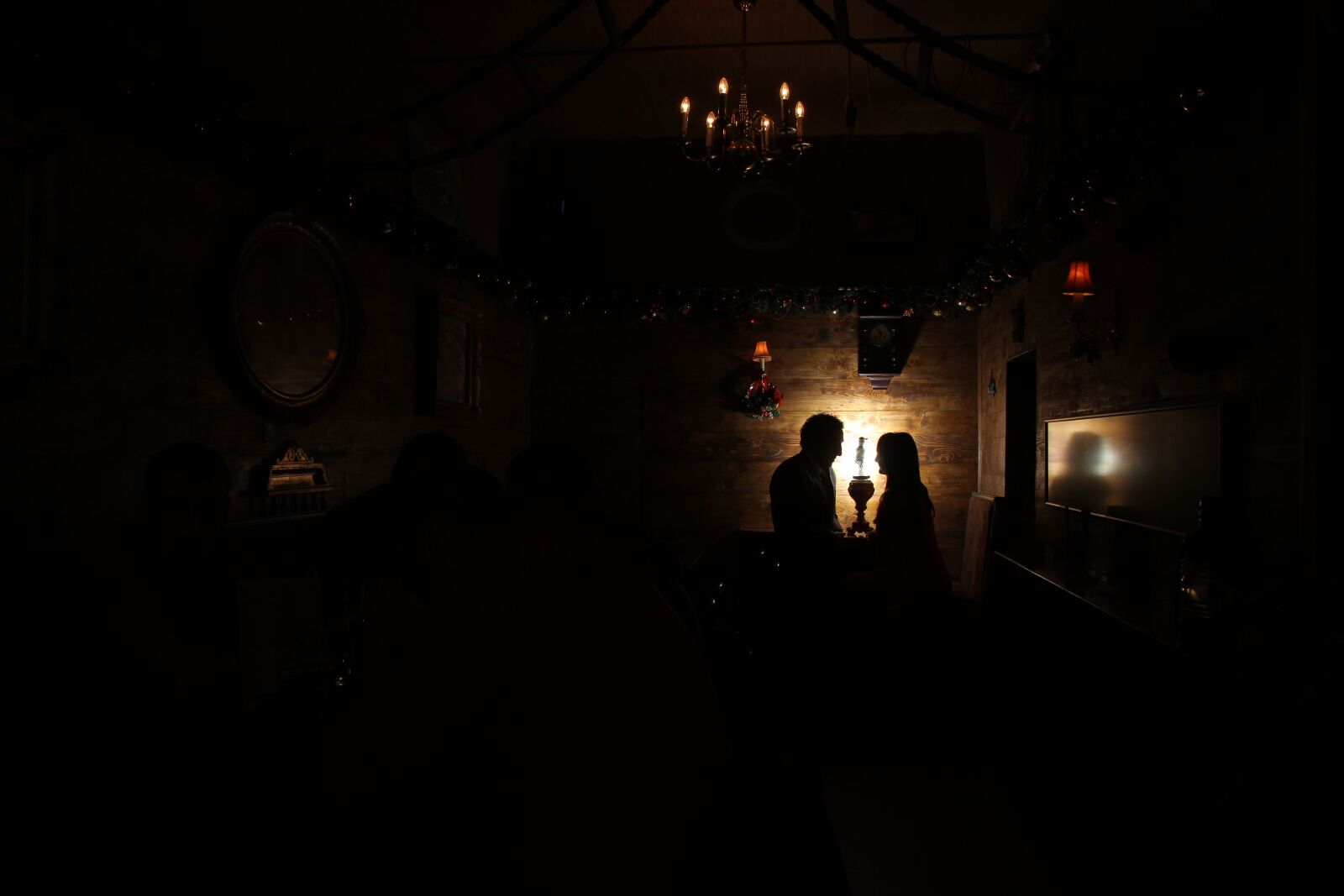 Canon EOS 7D sample photo. Boyfriend, chandelier, dinner, evening photography