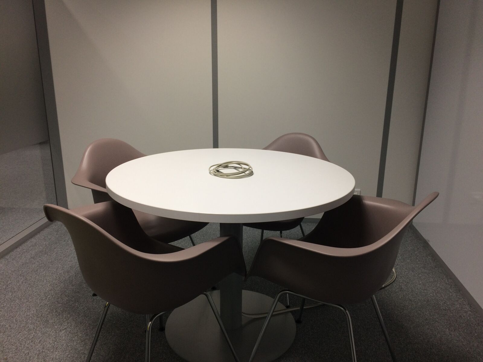 iPhone 5s back camera 4.15mm f/2.2 sample photo. Meeting room, cable, four photography