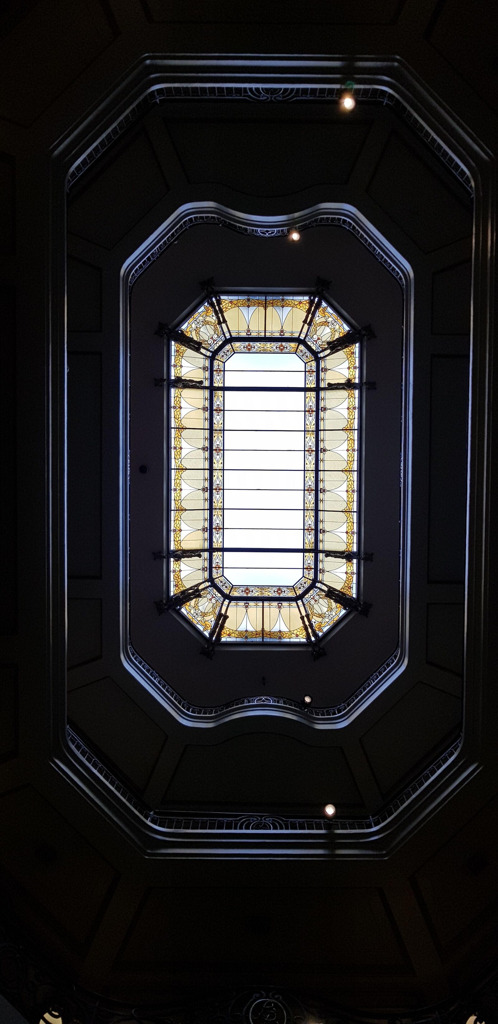 Samsung Galaxy S8 sample photo. Architecture, lights, city photography