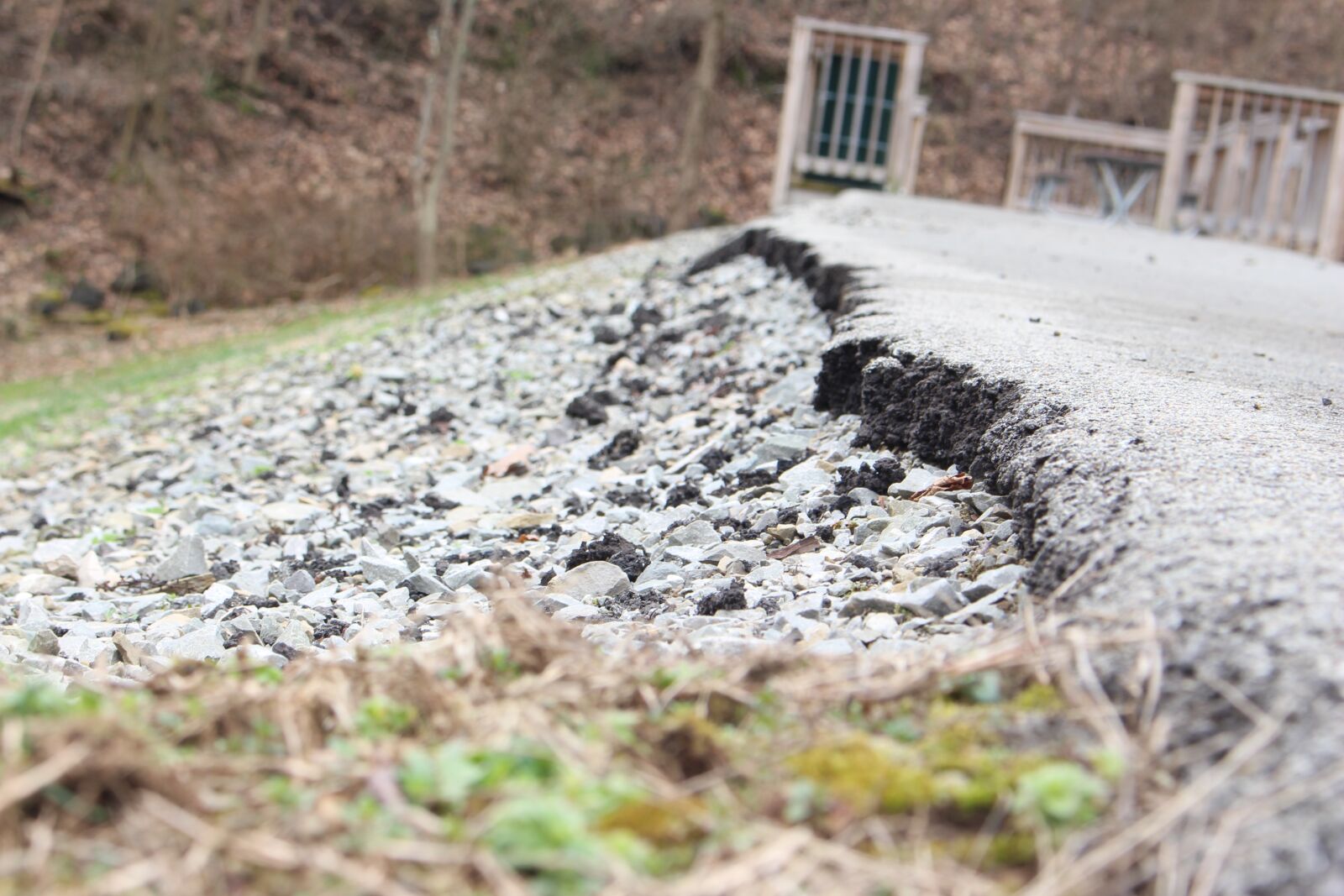 Canon EOS 700D (EOS Rebel T5i / EOS Kiss X7i) sample photo. Cliffside, grass, hill, rocks photography