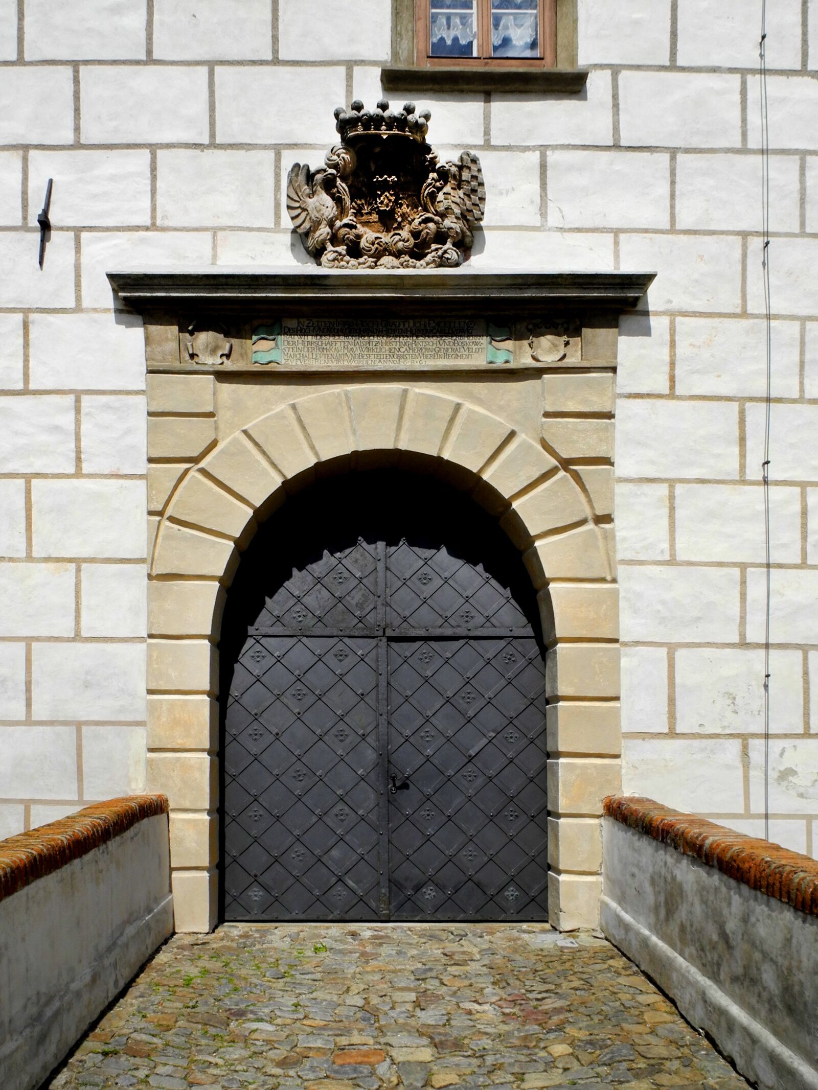 Nikon Coolpix P7000 sample photo. Gate, castle, banded doors photography