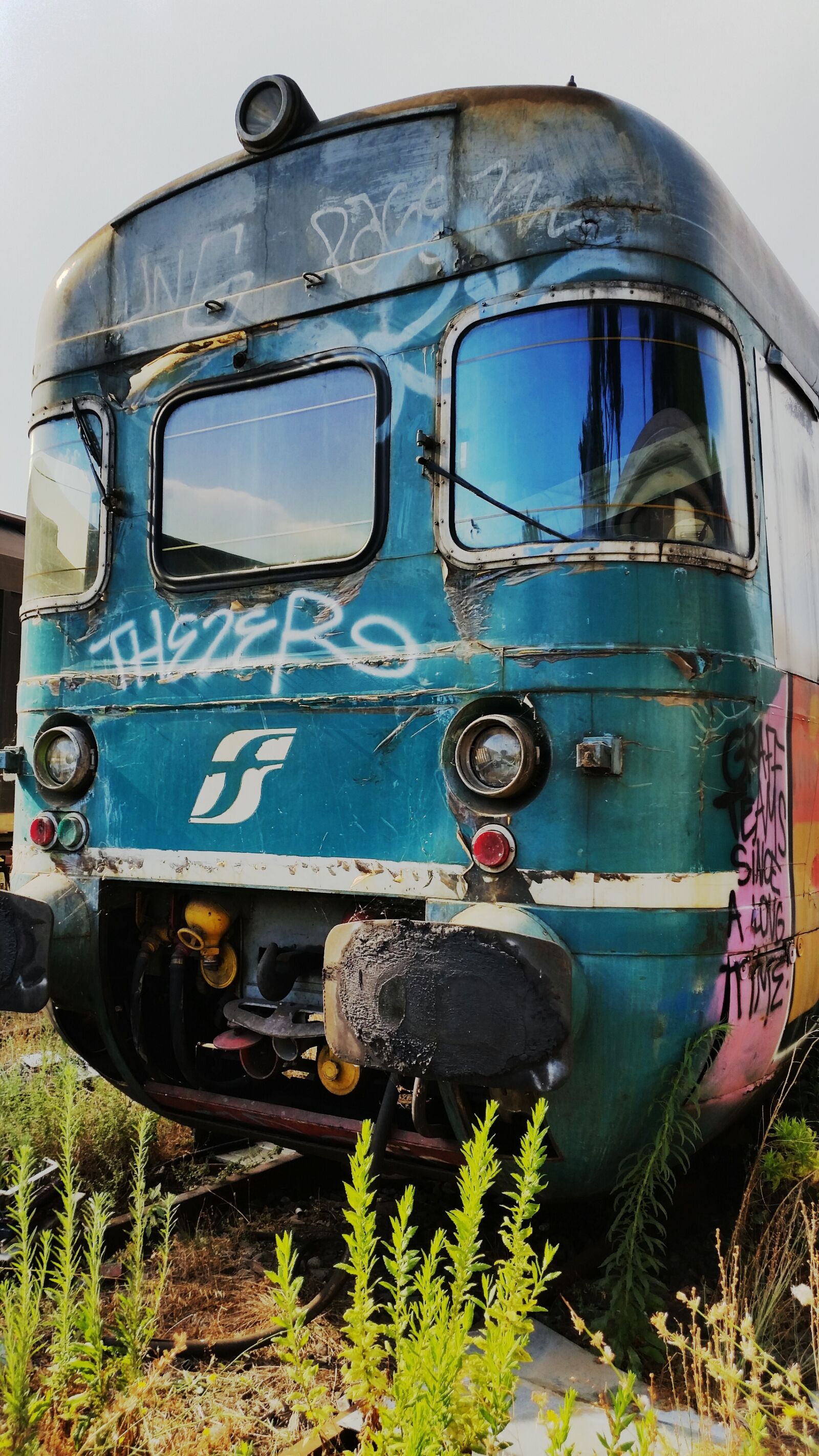 Samsung Galaxy S5 sample photo. Train, wagon, graffiti photography