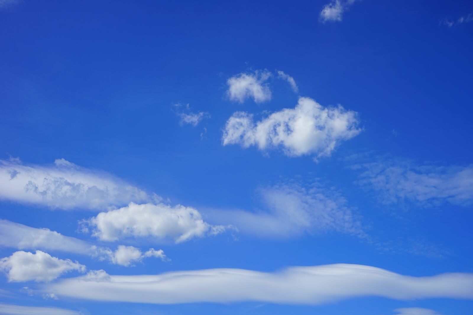 Sony a7 + Sony FE 28-70mm F3.5-5.6 OSS sample photo. Clouds, sleet, cloud formation photography