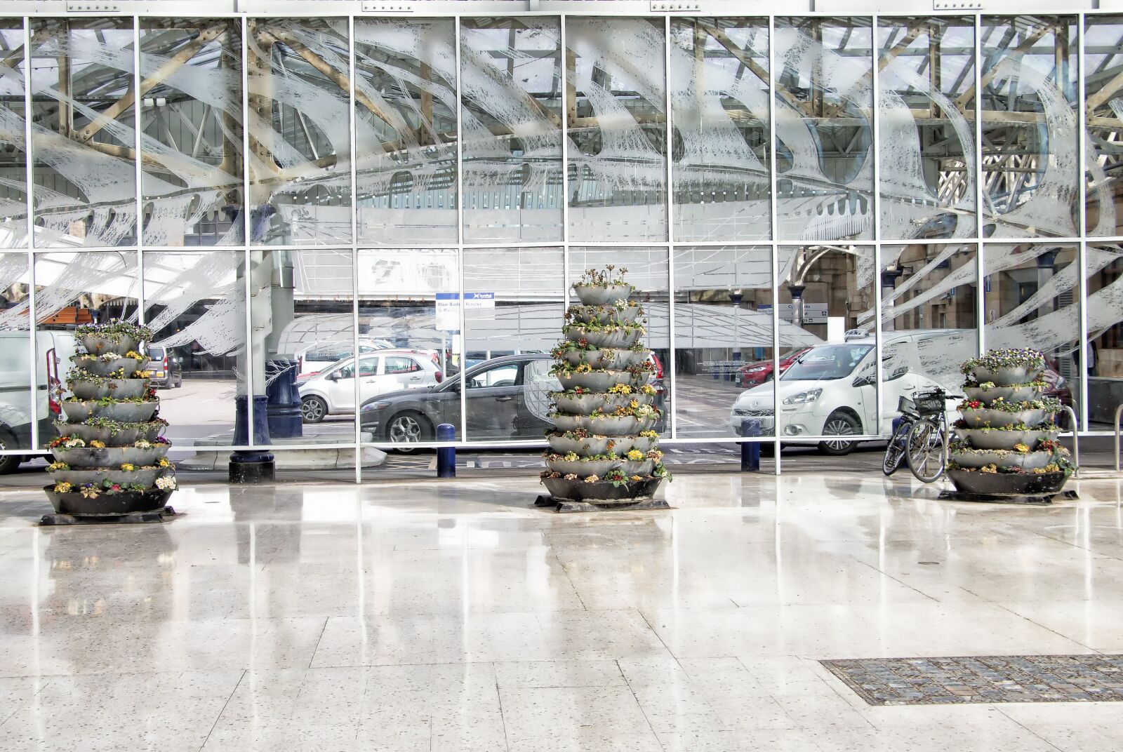Canon EOS 70D sample photo. Train station, building, flowerbed photography