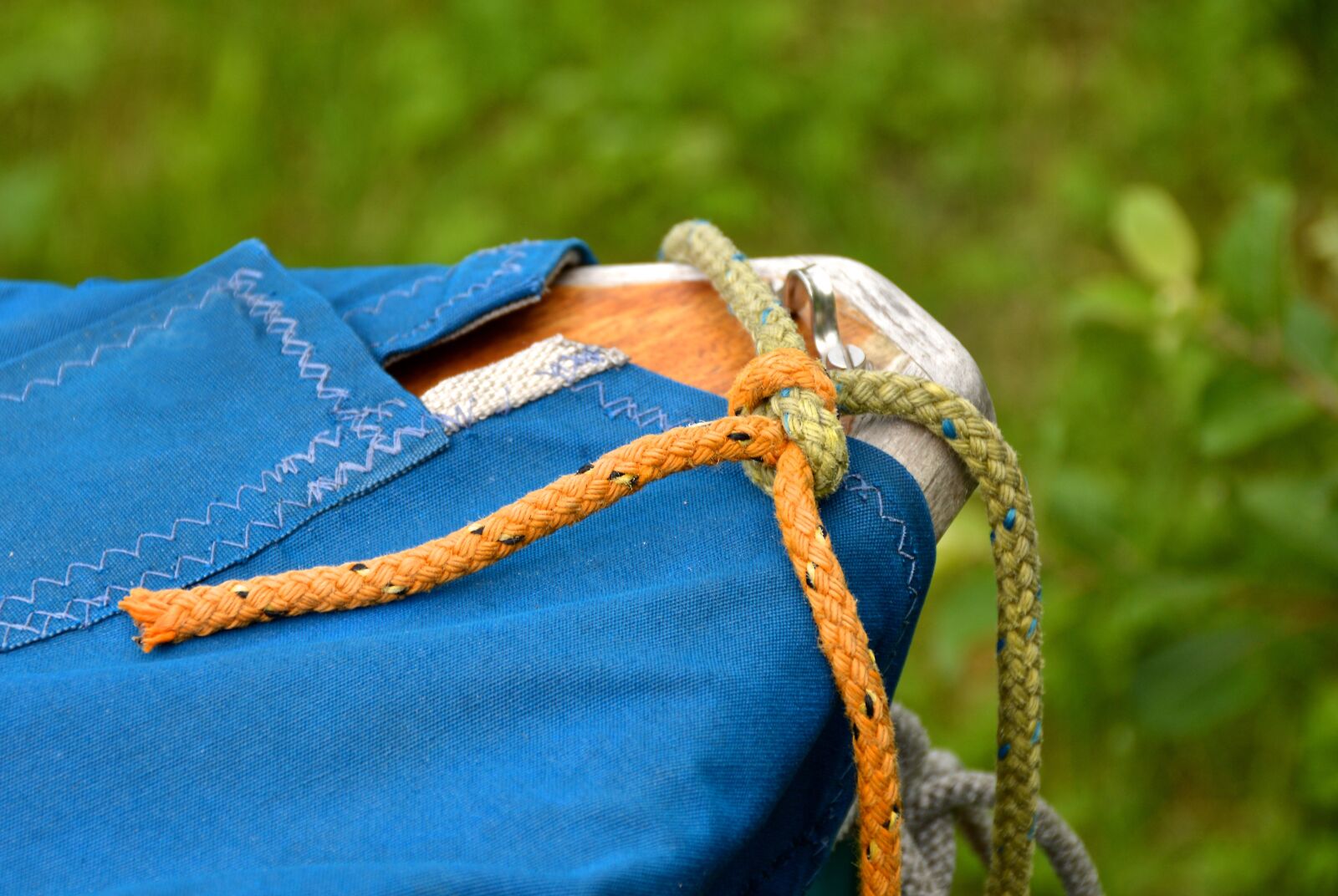 Nikon D3200 sample photo. Knot, cord, leash photography