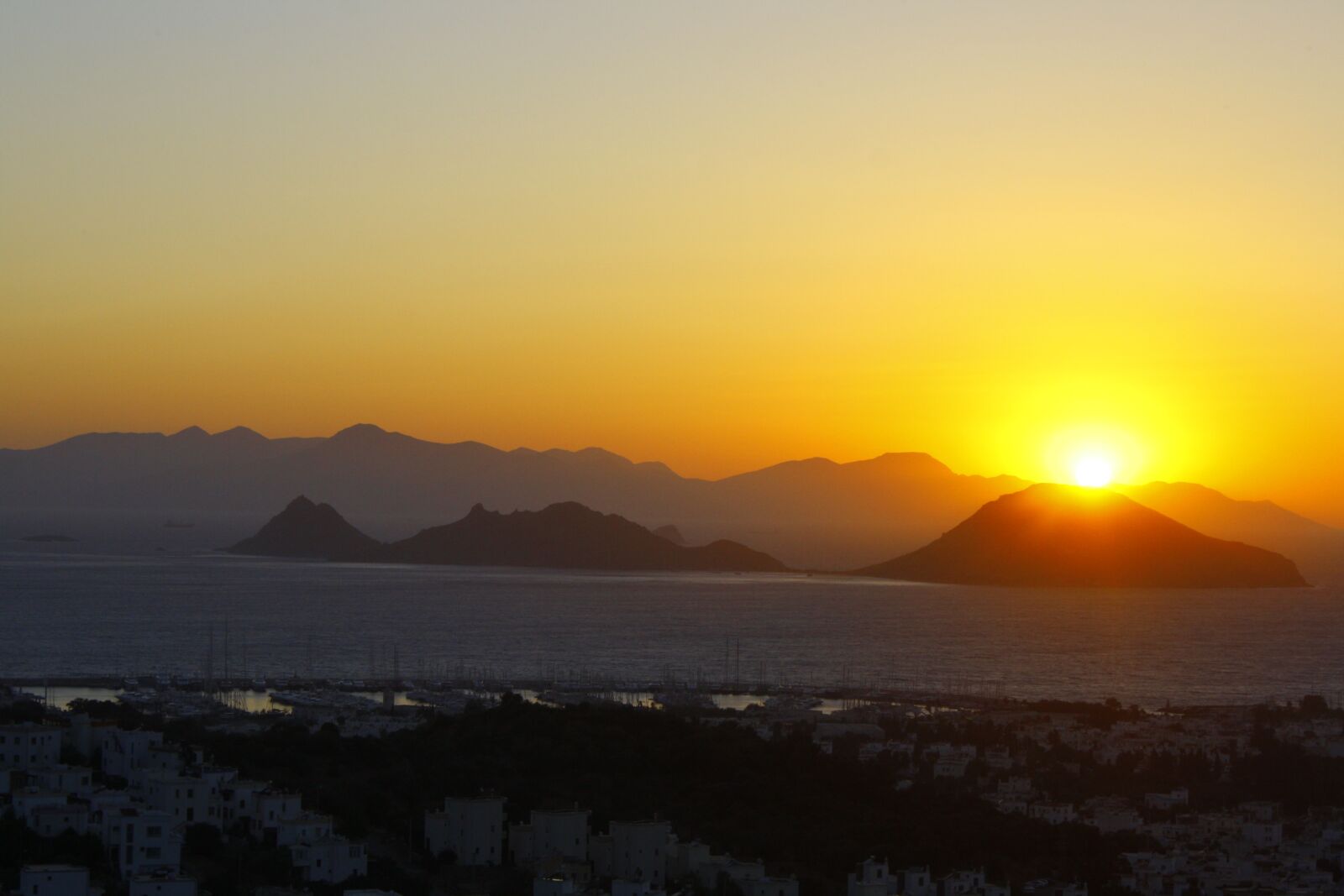 Canon EOS 1000D (EOS Digital Rebel XS / EOS Kiss F) sample photo. Solar, light, landscape photography