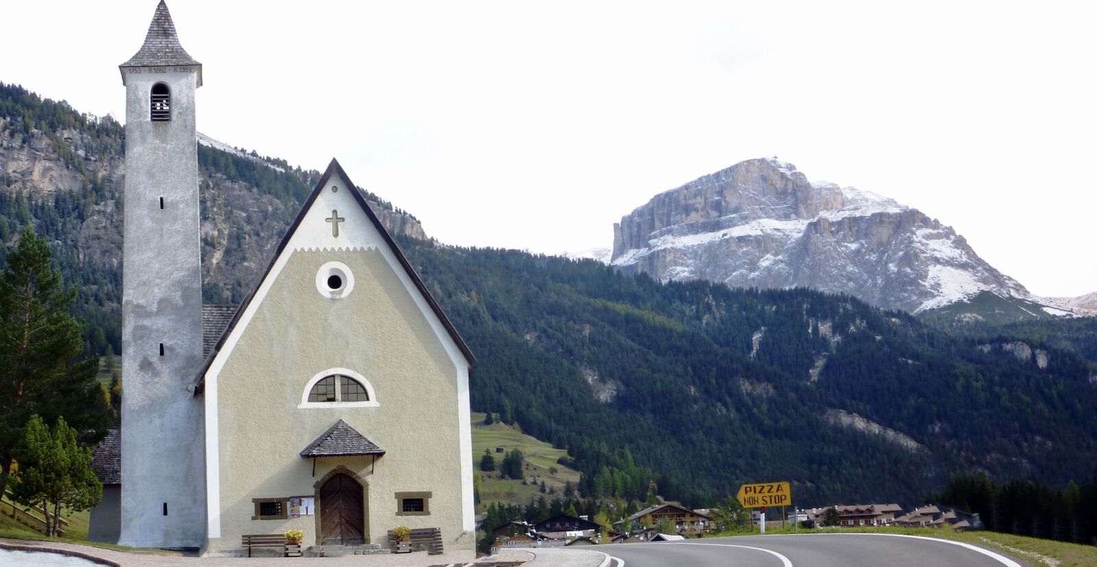 Panasonic DMC-TZ7 sample photo. Situation comedy, church, perspective photography