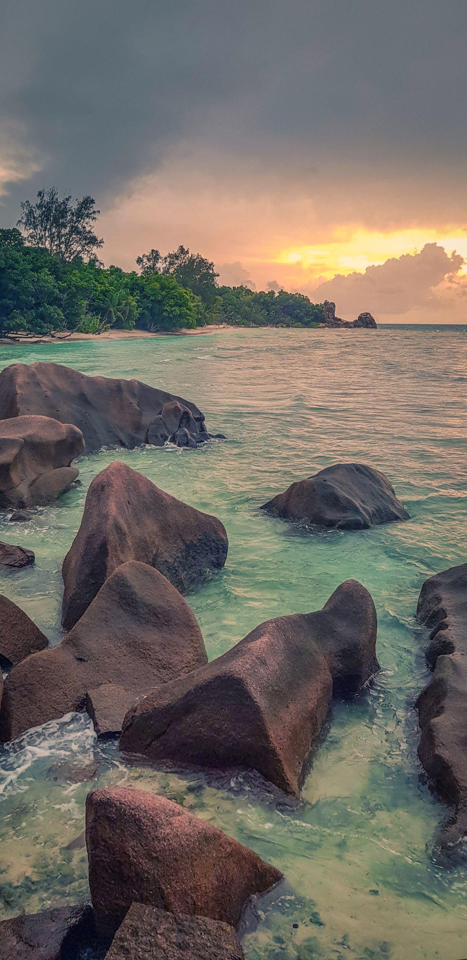 Samsung Galaxy S8 sample photo. Seychelles, sunset, ocean photography