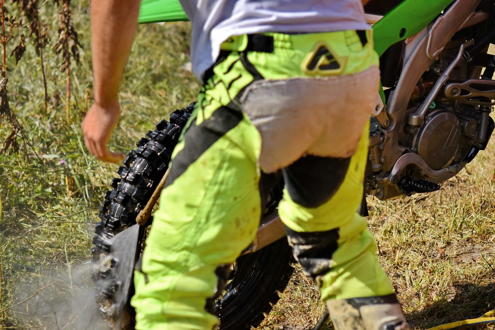 Nikon D5500 sample photo. Motorcycle, motorcyclist, outdoor, washing photography