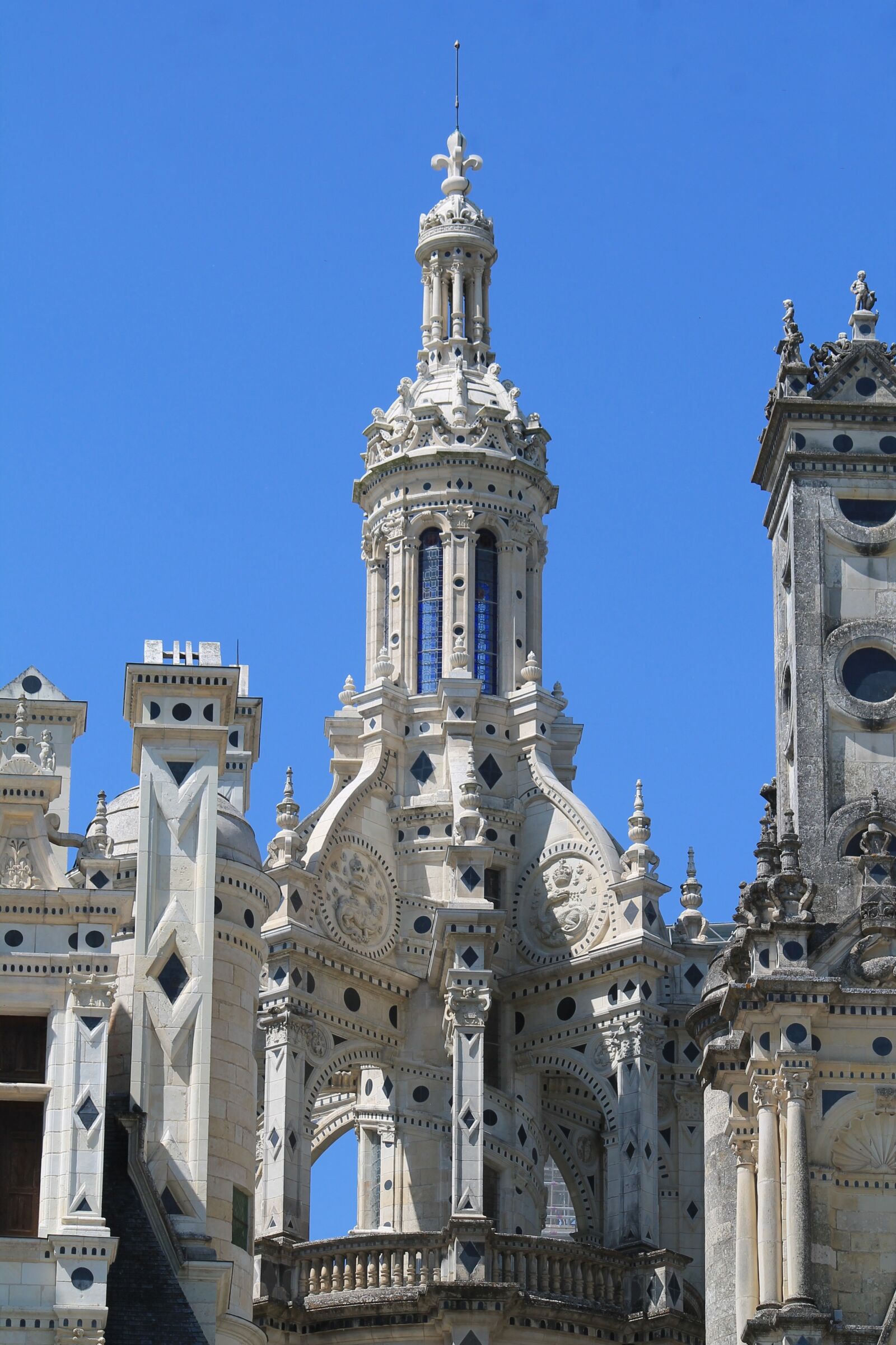 Canon EF-S 55-250mm F4-5.6 IS II sample photo. Chambord, renaissance, france photography