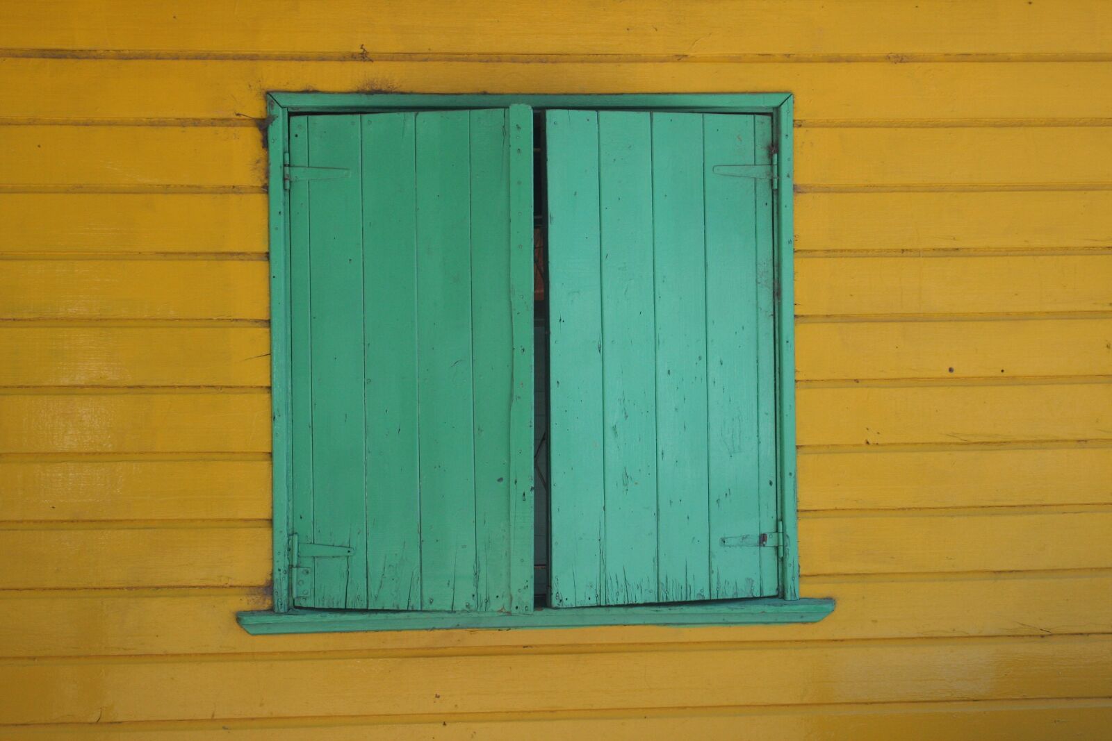 Canon EOS 350D (EOS Digital Rebel XT / EOS Kiss Digital N) sample photo. Wood, wall, wooden photography