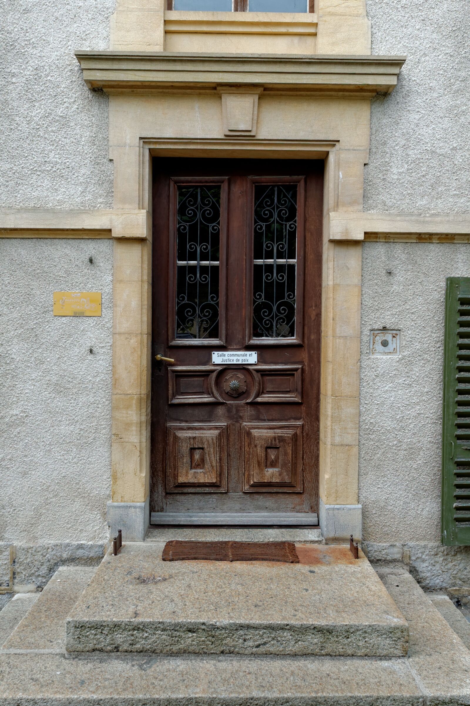Nikon D50 sample photo. Old, door, abbey photography