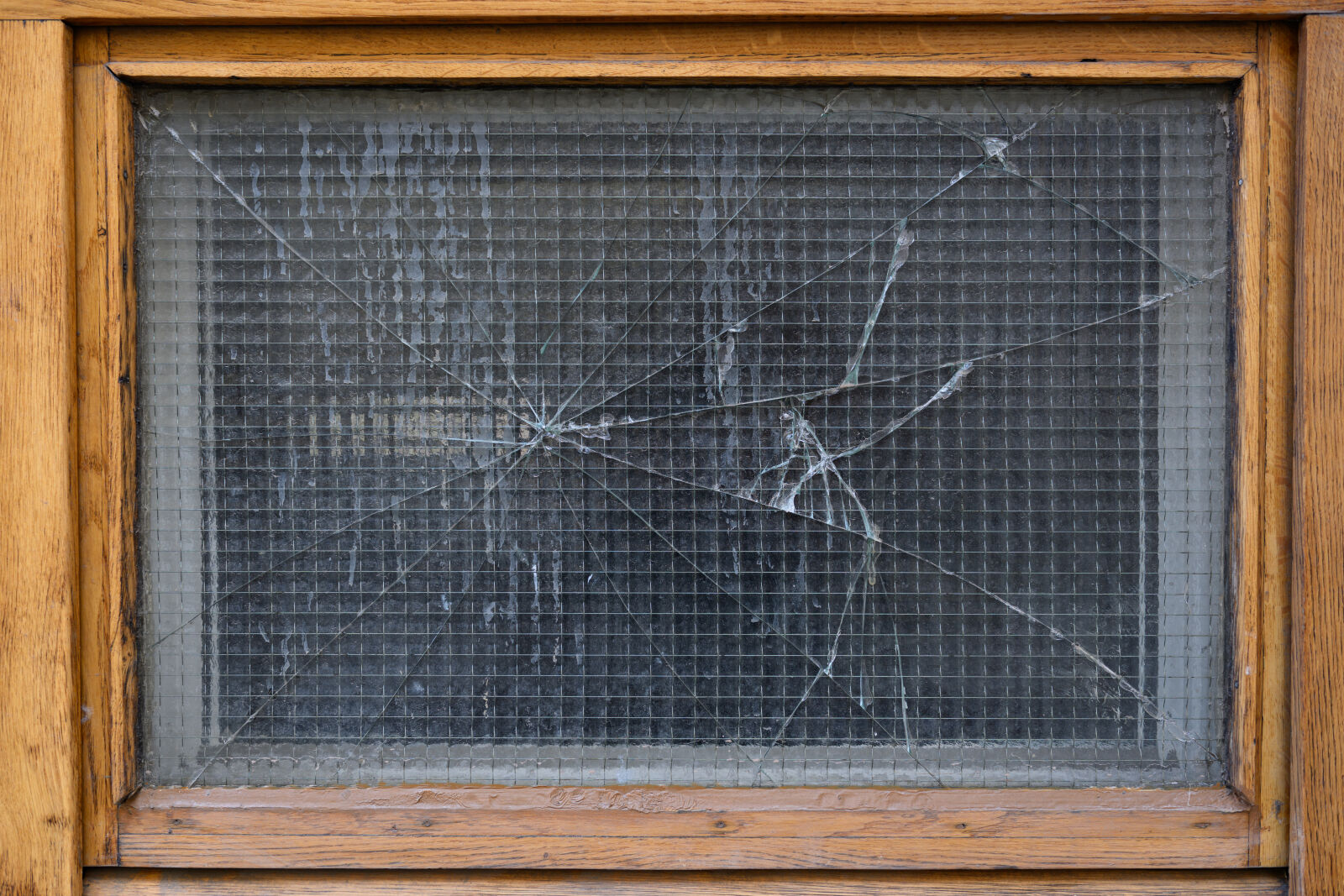 Nikon Nikkor Z 35mm F1.4 sample photo. Broken window photography