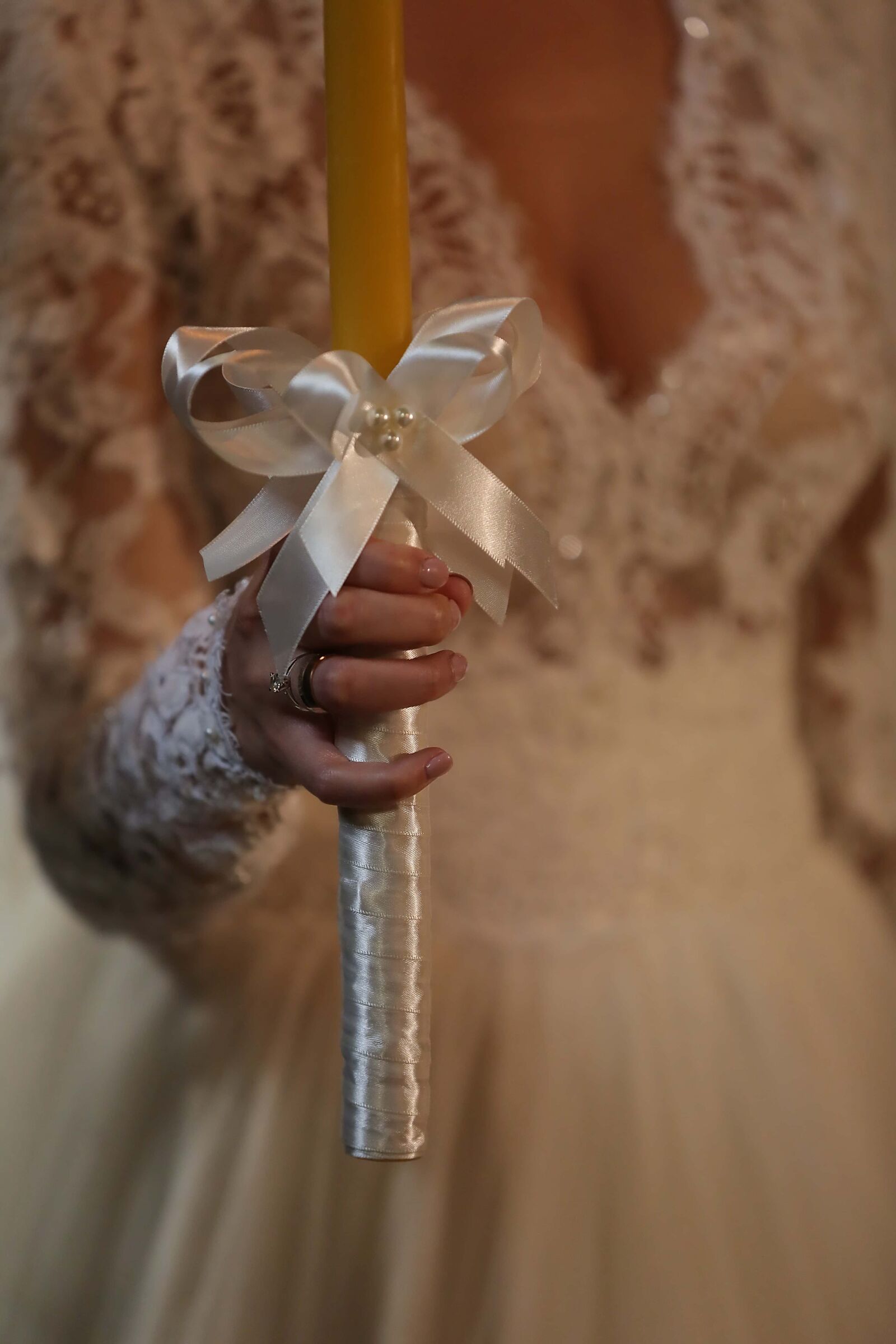 Canon EOS 5D Mark III sample photo. Bride, candle, wedding dress photography