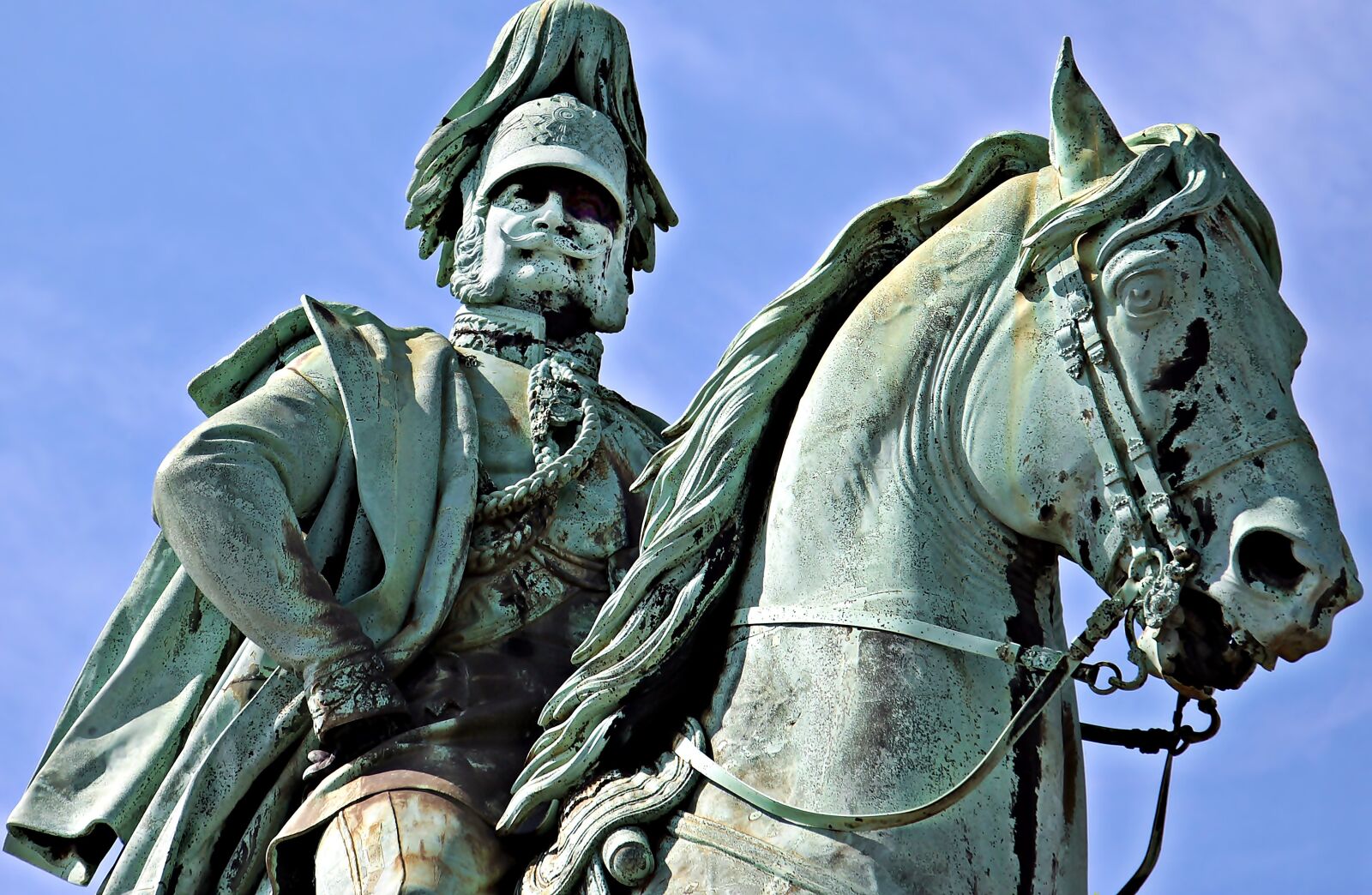 Canon EOS 100D (EOS Rebel SL1 / EOS Kiss X7) sample photo. Emperor wilhelm i, emperor photography