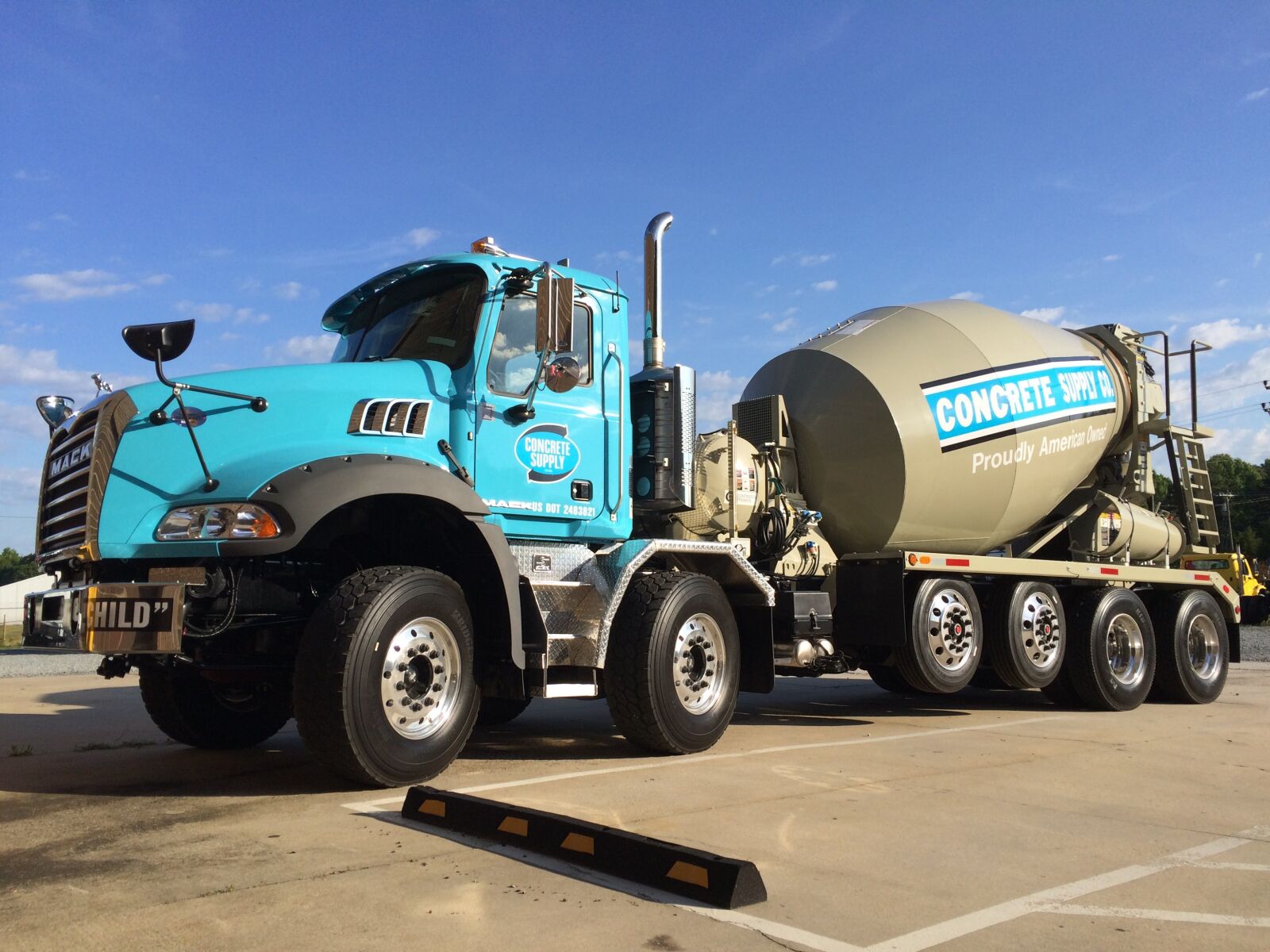 iPhone 5s back camera 4.15mm f/2.2 sample photo. Mechanical engineering, concrete mixer photography