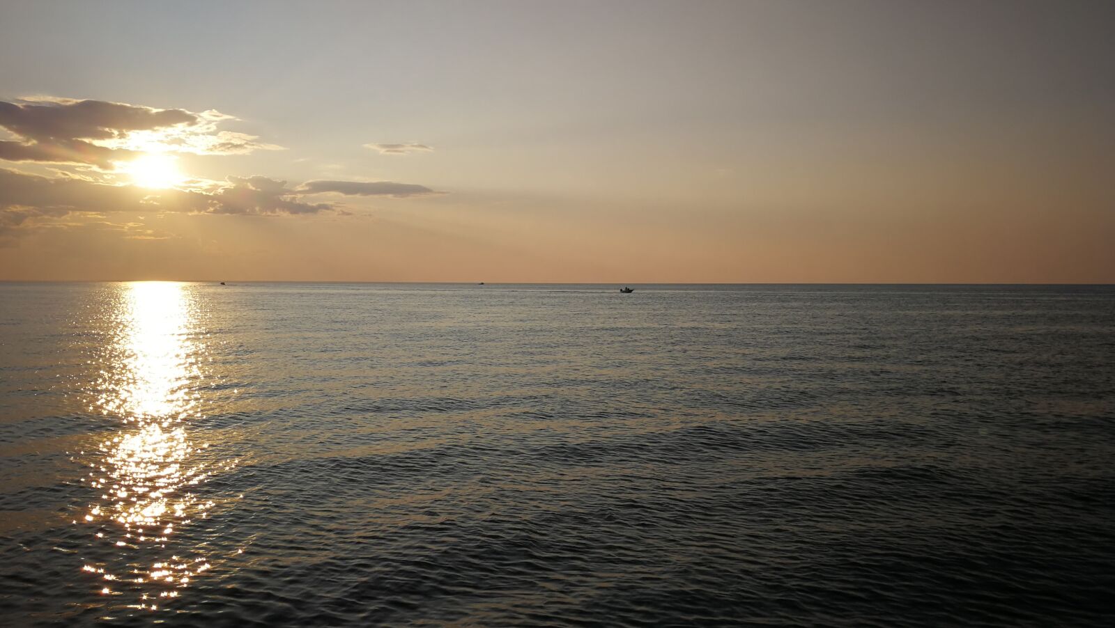 HUAWEI P10 sample photo. Sunset, ocean, water photography