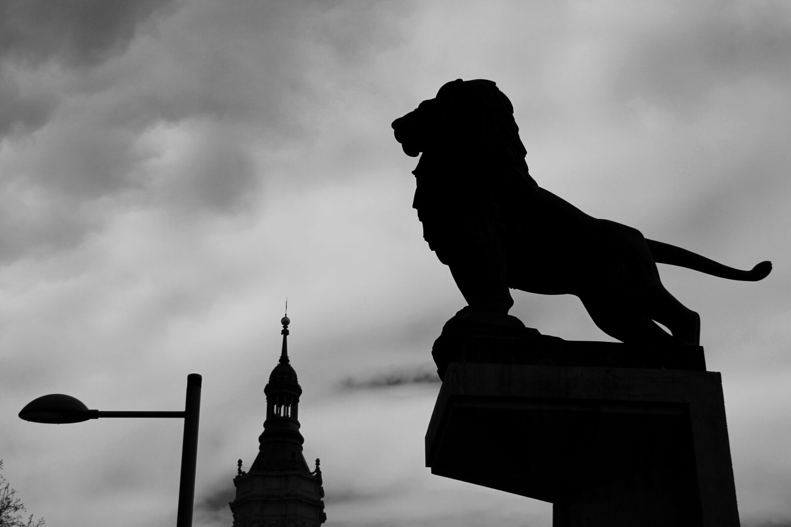 Canon EOS 60D sample photo. Silhouettes, city, sculptures photography