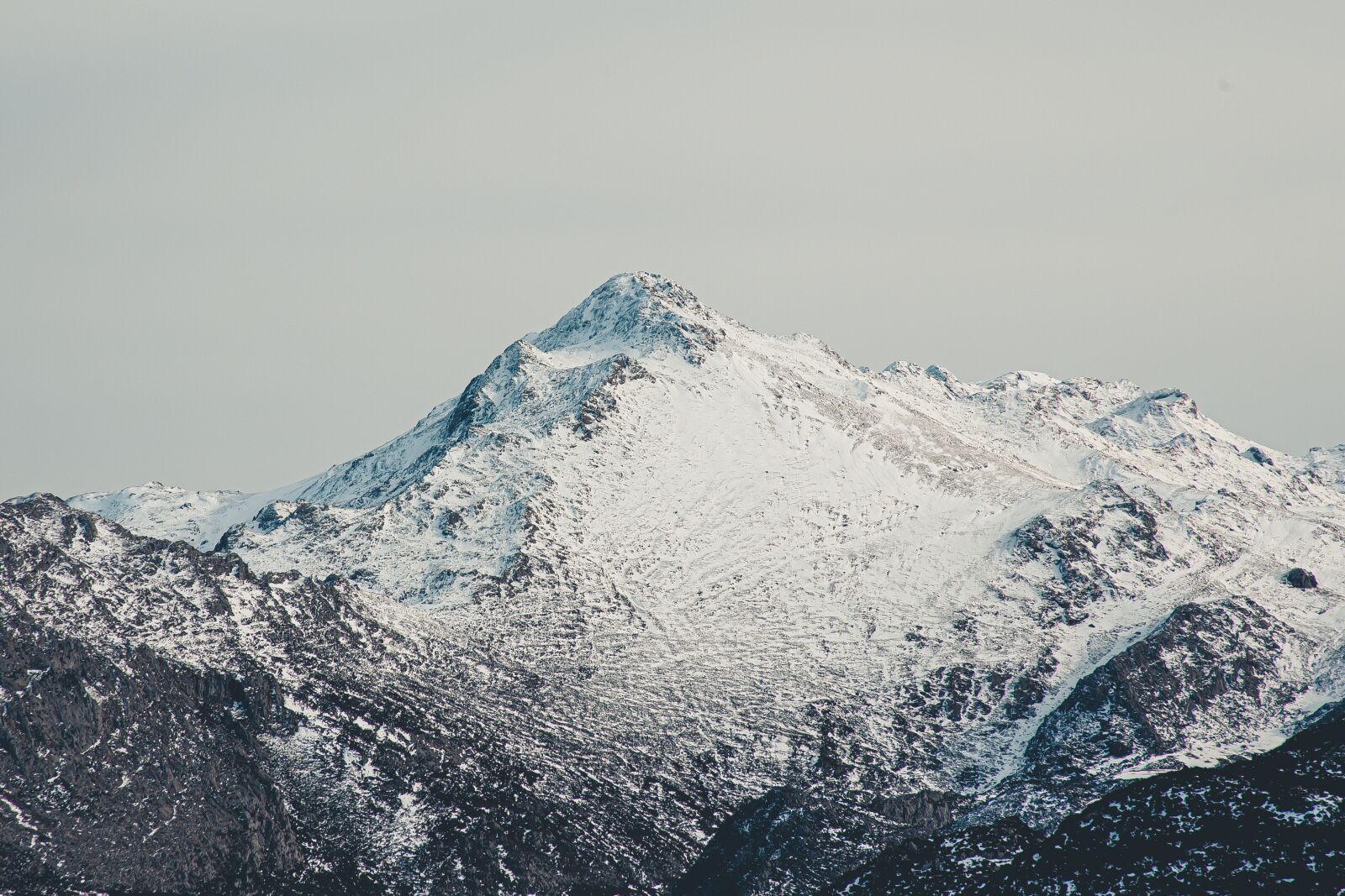 Canon EF 28-135mm F3.5-5.6 IS USM sample photo. Mountain, snow, sunrise photography