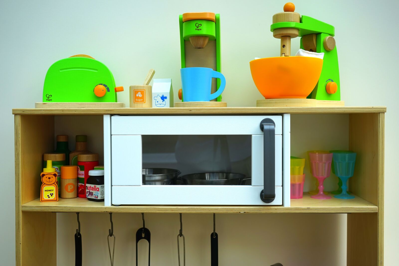 Sony a7 + Sony FE 28-70mm F3.5-5.6 OSS sample photo. Toy, kitchen, home photography