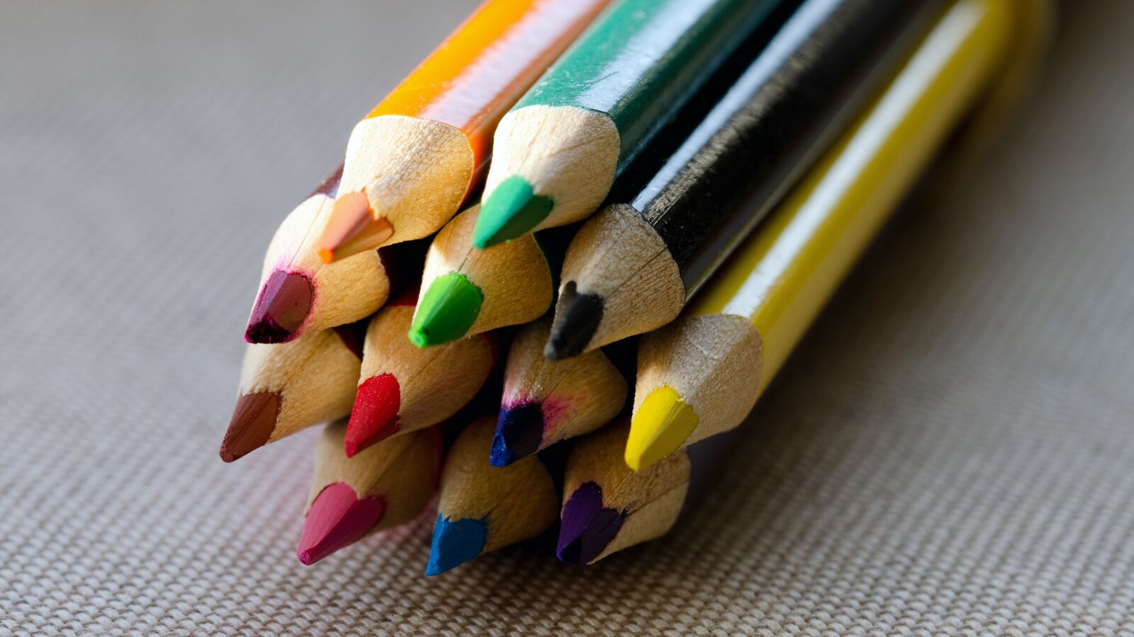 Nikon D7000 sample photo. Pencils, colours, pencil photography